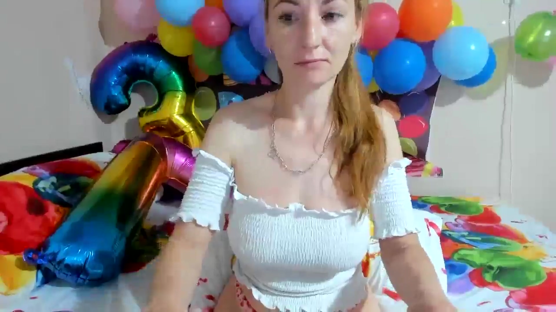 Gallery image thumbnail from elishasbday4u's myfreecams stream on, 05/19/2025, 03:57 image 15 of 20