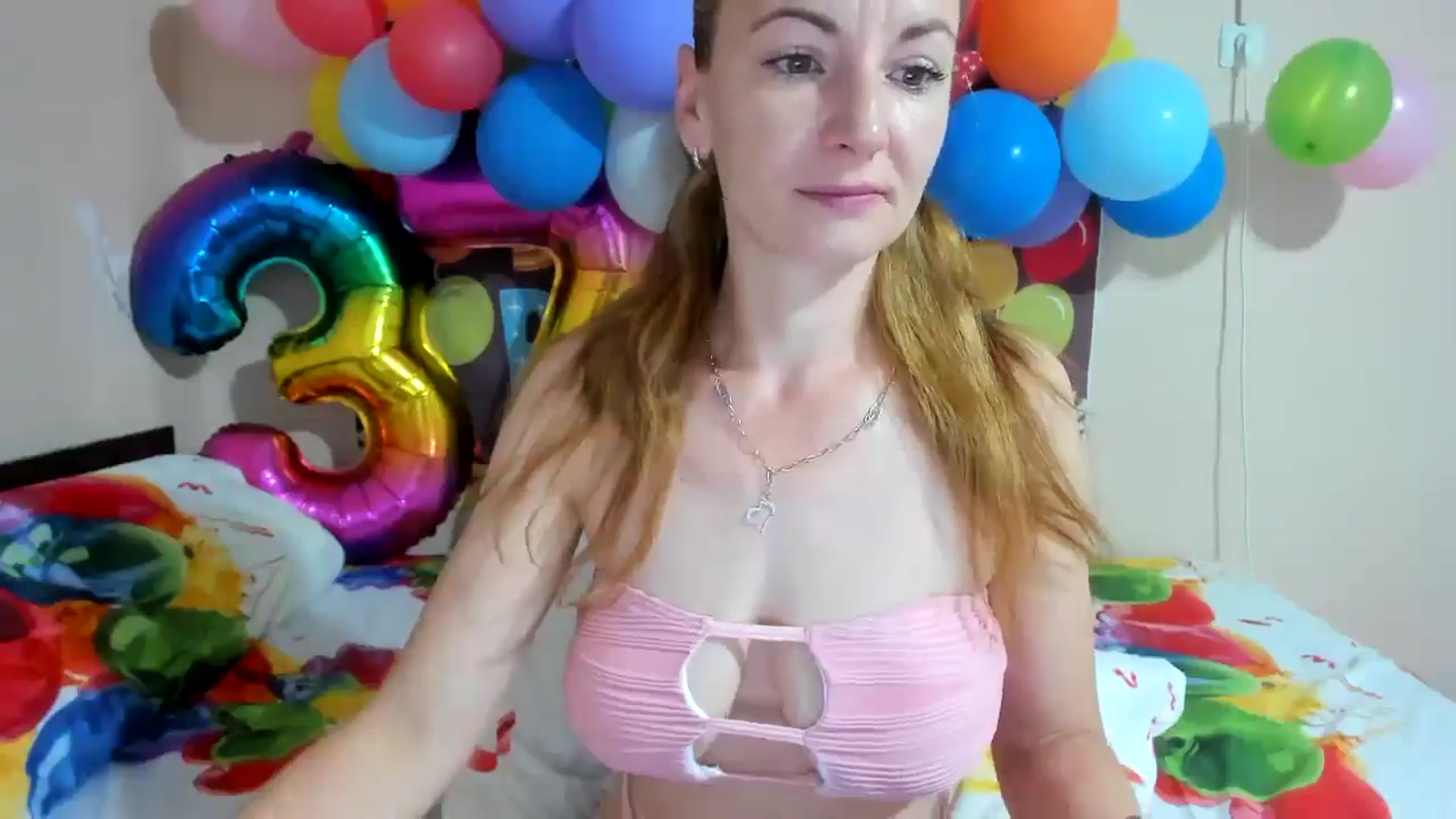 Gallery image thumbnail from elishasbday4u's myfreecams stream on, 05/21/2025, 03:56 image 10 of 20
