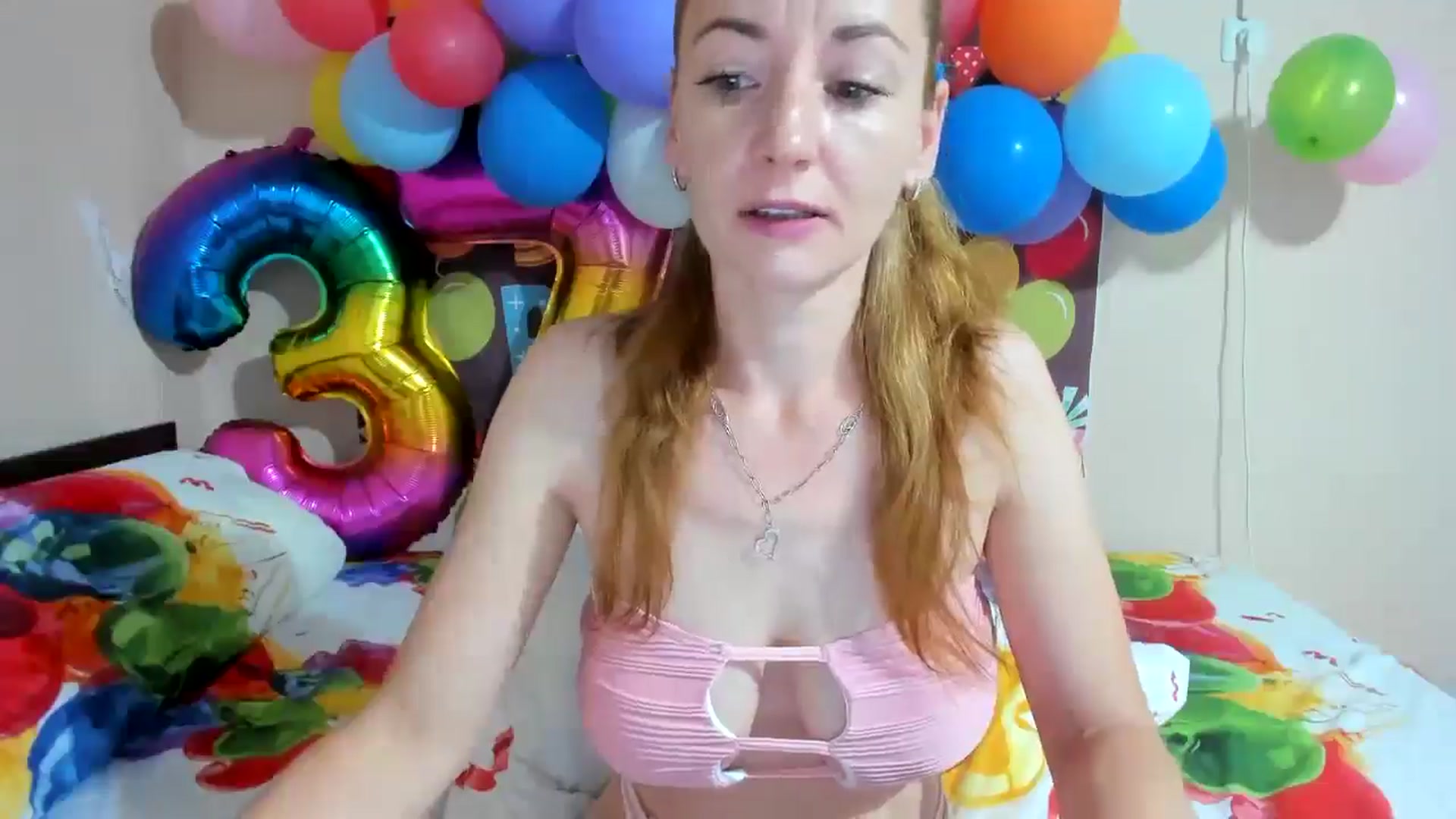 Gallery image thumbnail from elishasbday4u's myfreecams stream on, 05/21/2025, 03:56 image 9 of 20