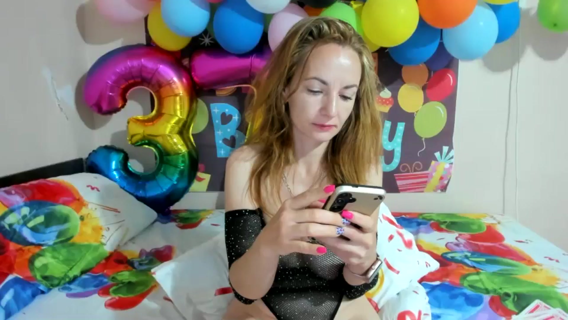 Gallery image thumbnail from elishasbday4u's myfreecams stream on, 05/22/2025, 03:39 image 6 of 20