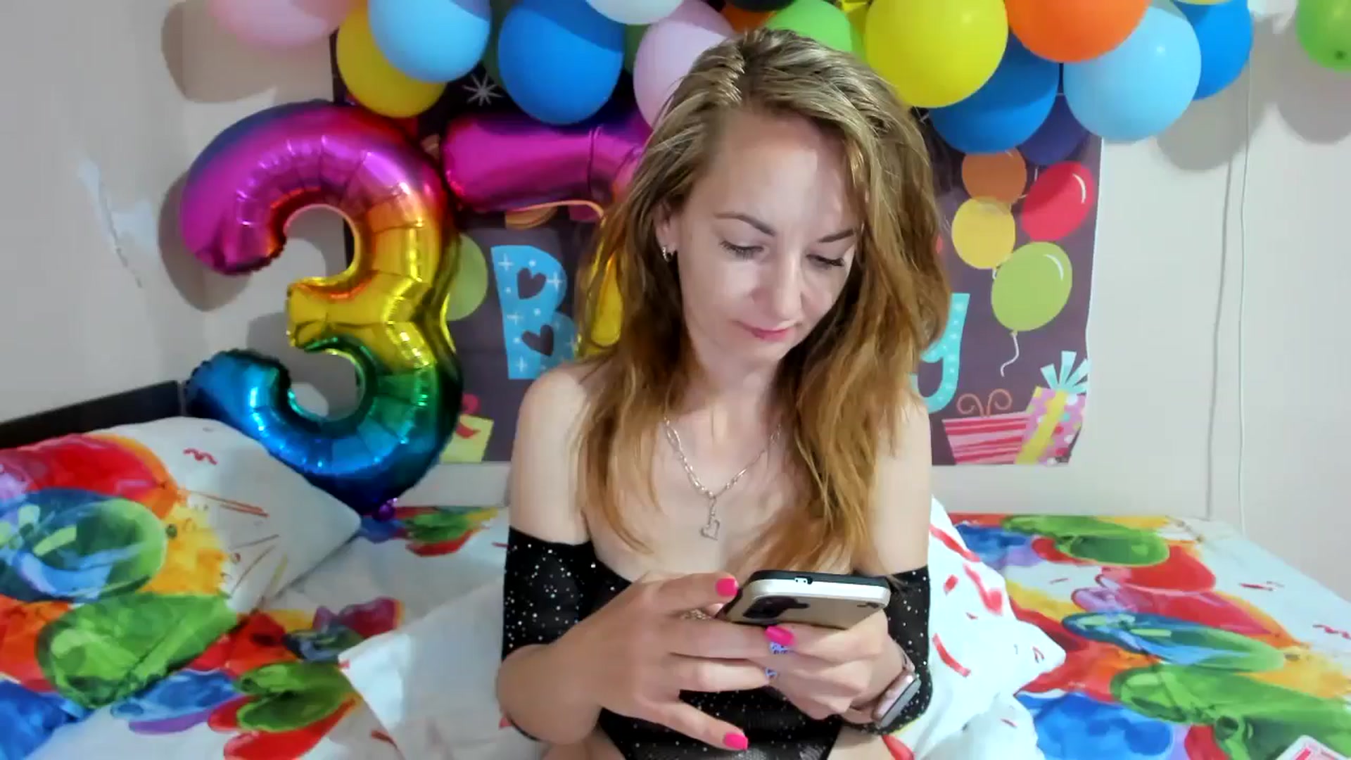 Gallery image thumbnail from elishasbday4u's myfreecams stream on, 05/22/2025, 03:39 image 7 of 20