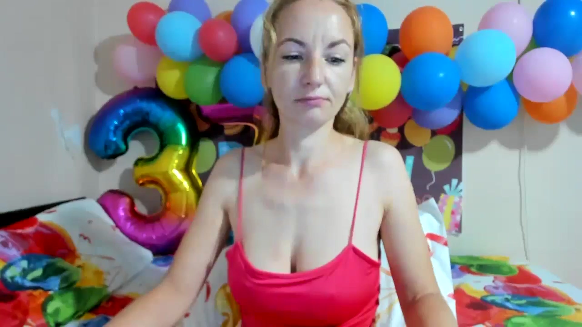 Gallery image thumbnail from elishasbday4u's myfreecams stream on, 05/26/2025, 03:58 image 13 of 20