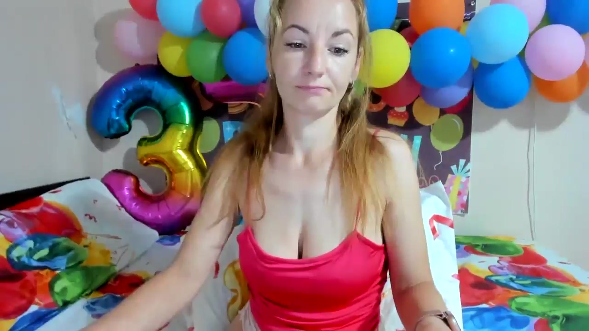 Gallery image thumbnail from elishasbday4u's myfreecams stream on, 05/26/2025, 03:58 image 14 of 20