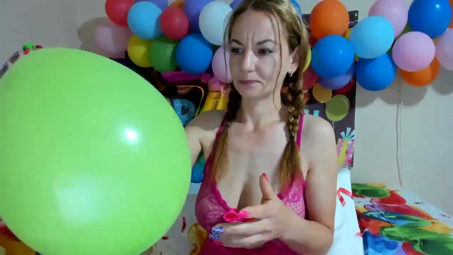 Gallery image thumbnail from elishasbday4u's myfreecams stream on, 05/27/2025, 03:35 image 5 of 20