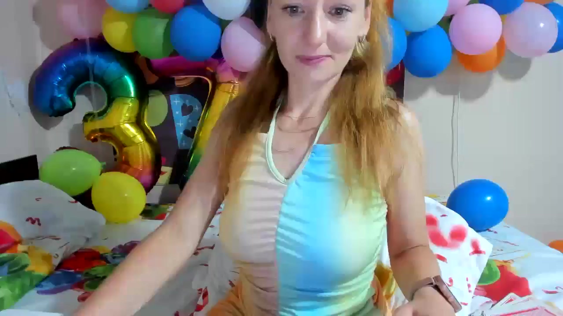 Gallery image thumbnail from elishasbday4u's myfreecams stream on, 05/28/2025, 03:21 image 11 of 20