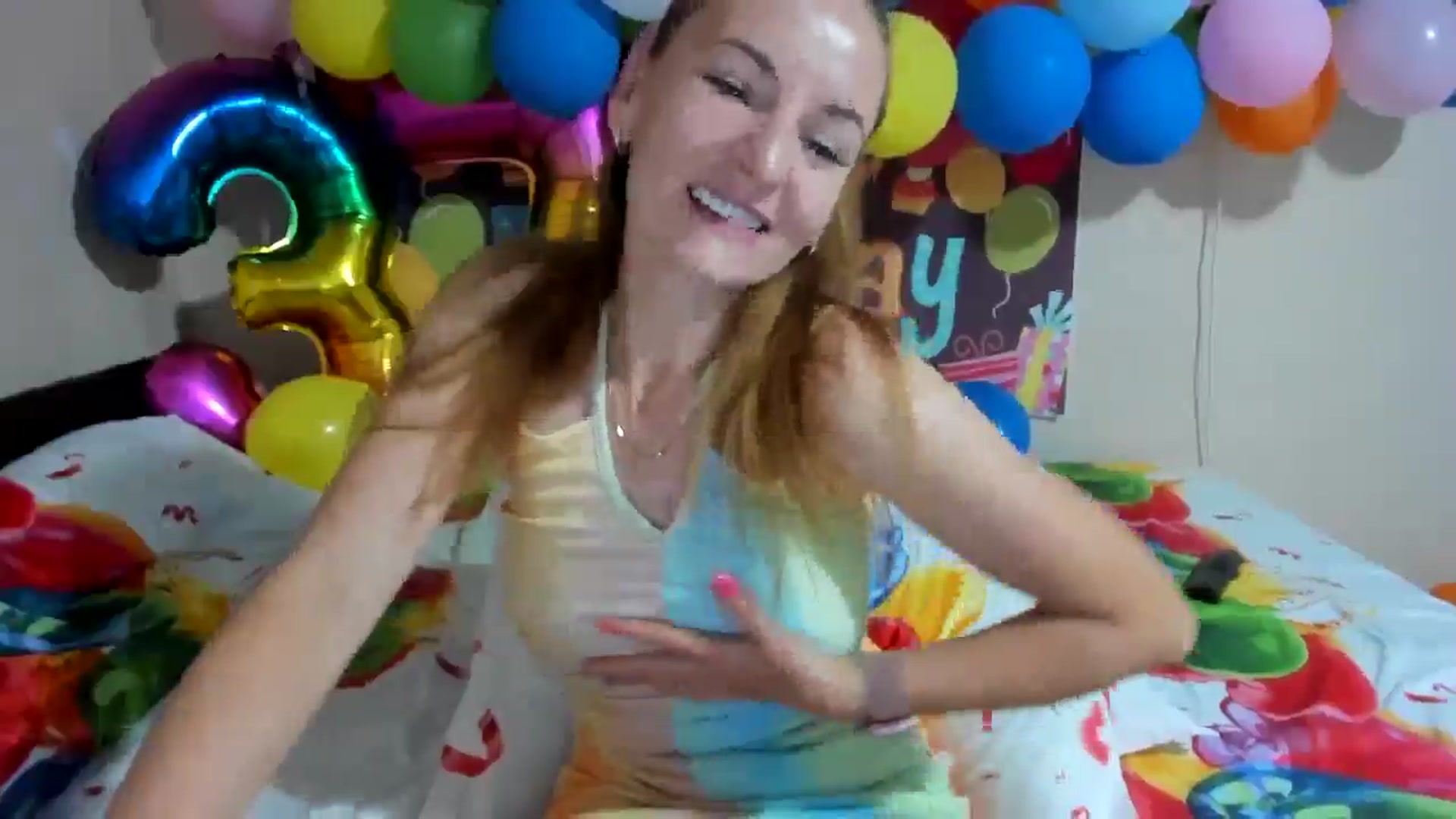 Gallery image thumbnail from elishasbday4u's myfreecams stream on, 05/28/2025, 03:37 image 18 of 20