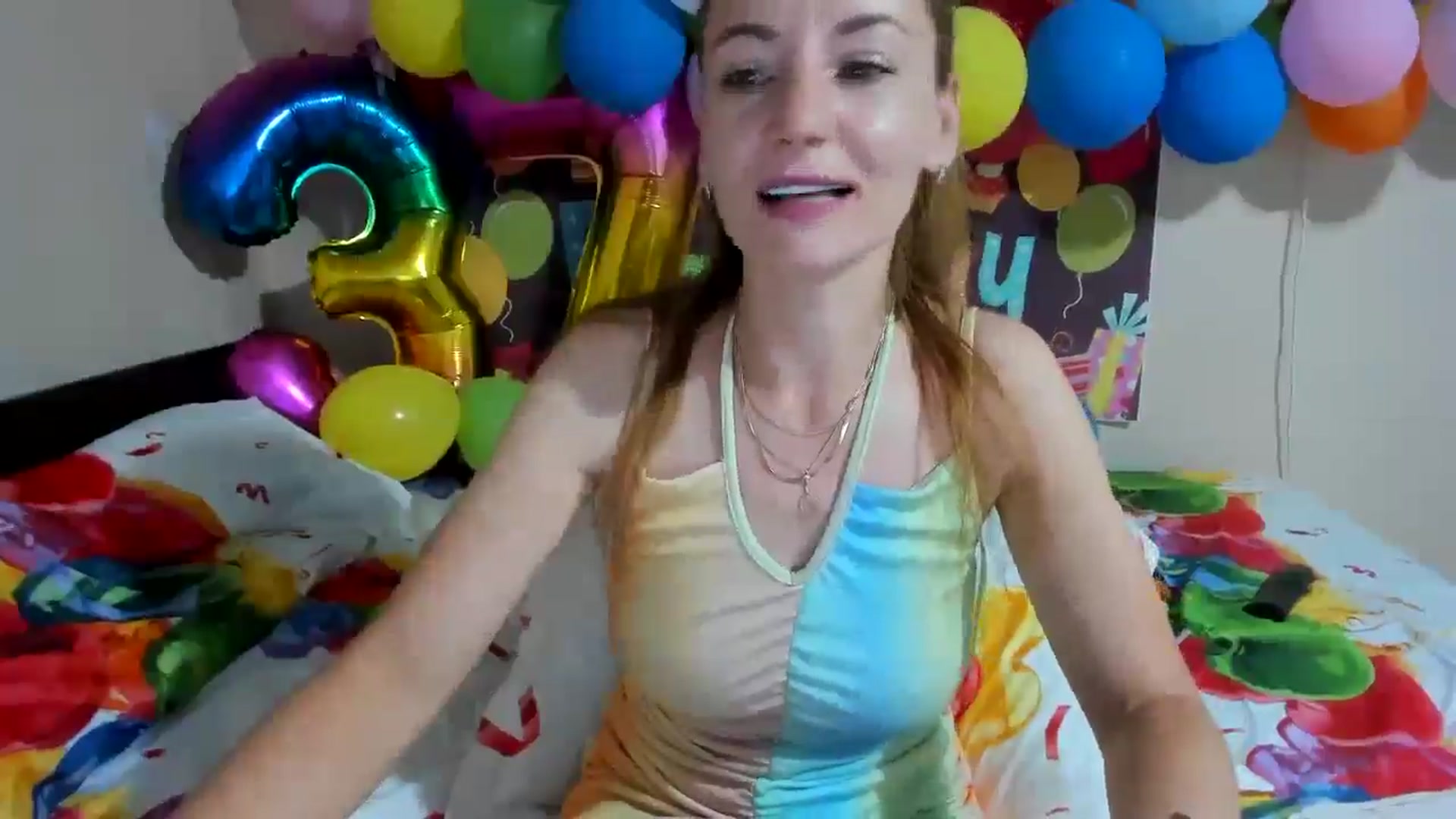 Gallery image thumbnail from elishasbday4u's myfreecams stream on, 05/28/2025, 03:37 image 5 of 20
