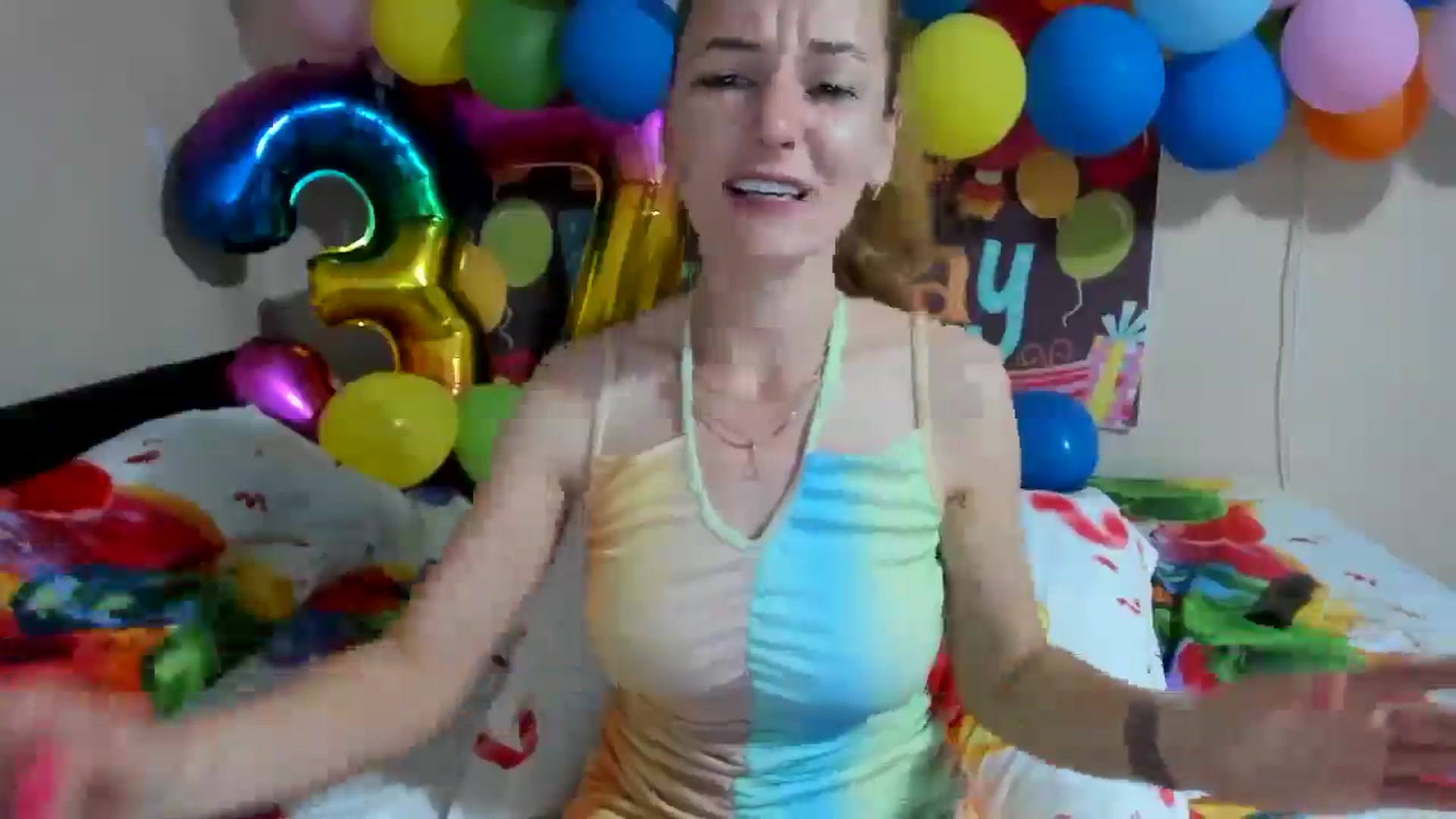 Gallery image thumbnail from elishasbday4u's myfreecams stream on, 05/28/2025, 03:37 image 13 of 20