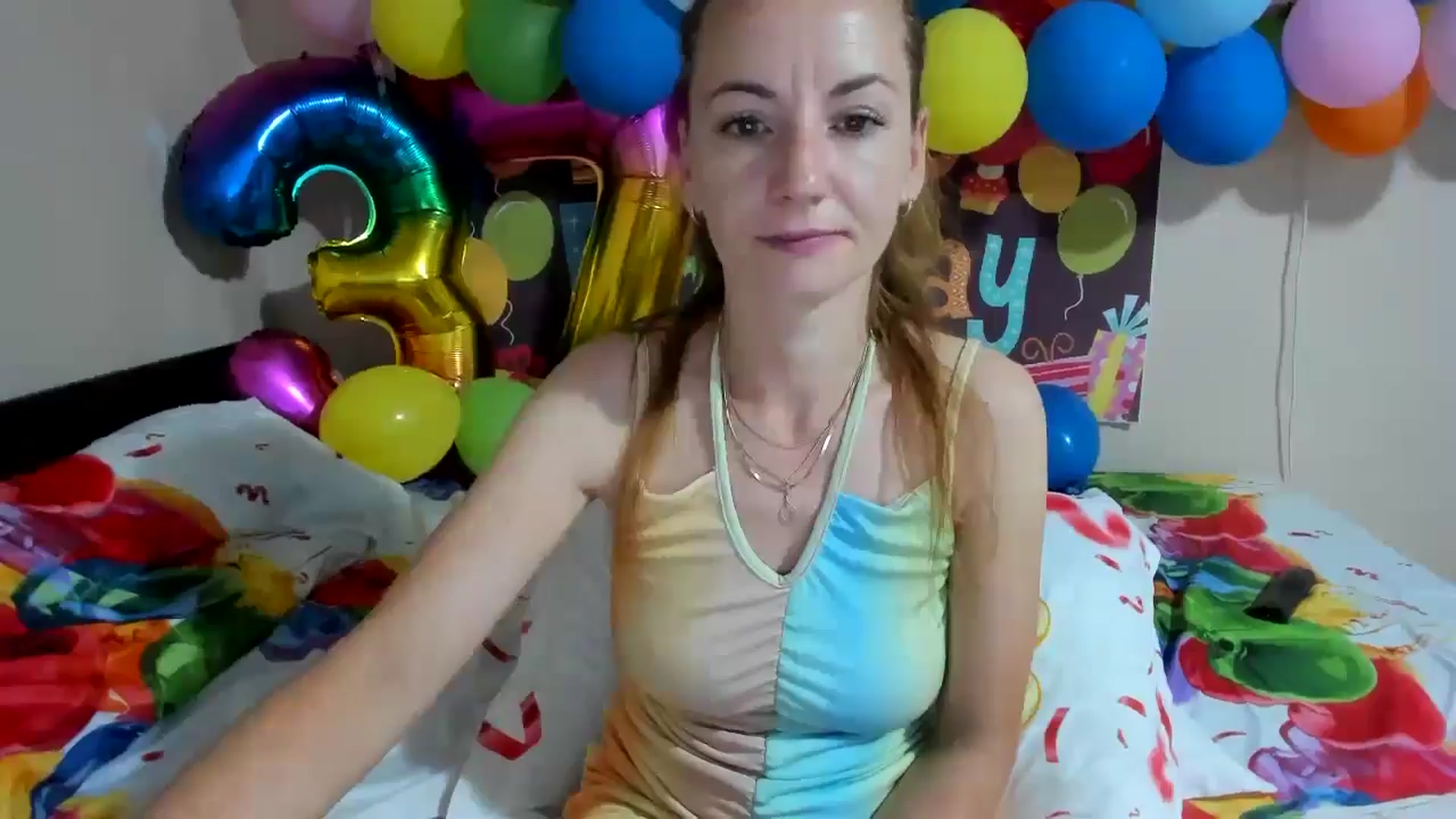 Gallery image thumbnail from elishasbday4u's myfreecams stream on, 05/28/2025, 03:37 image 8 of 20