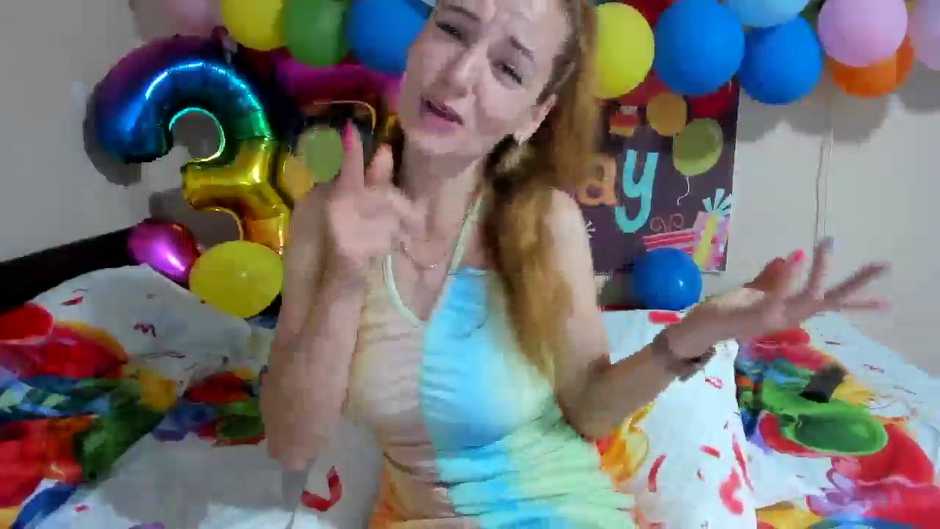 Gallery image thumbnail from elishasbday4u's myfreecams stream on, 05/28/2025, 03:37 image 16 of 20