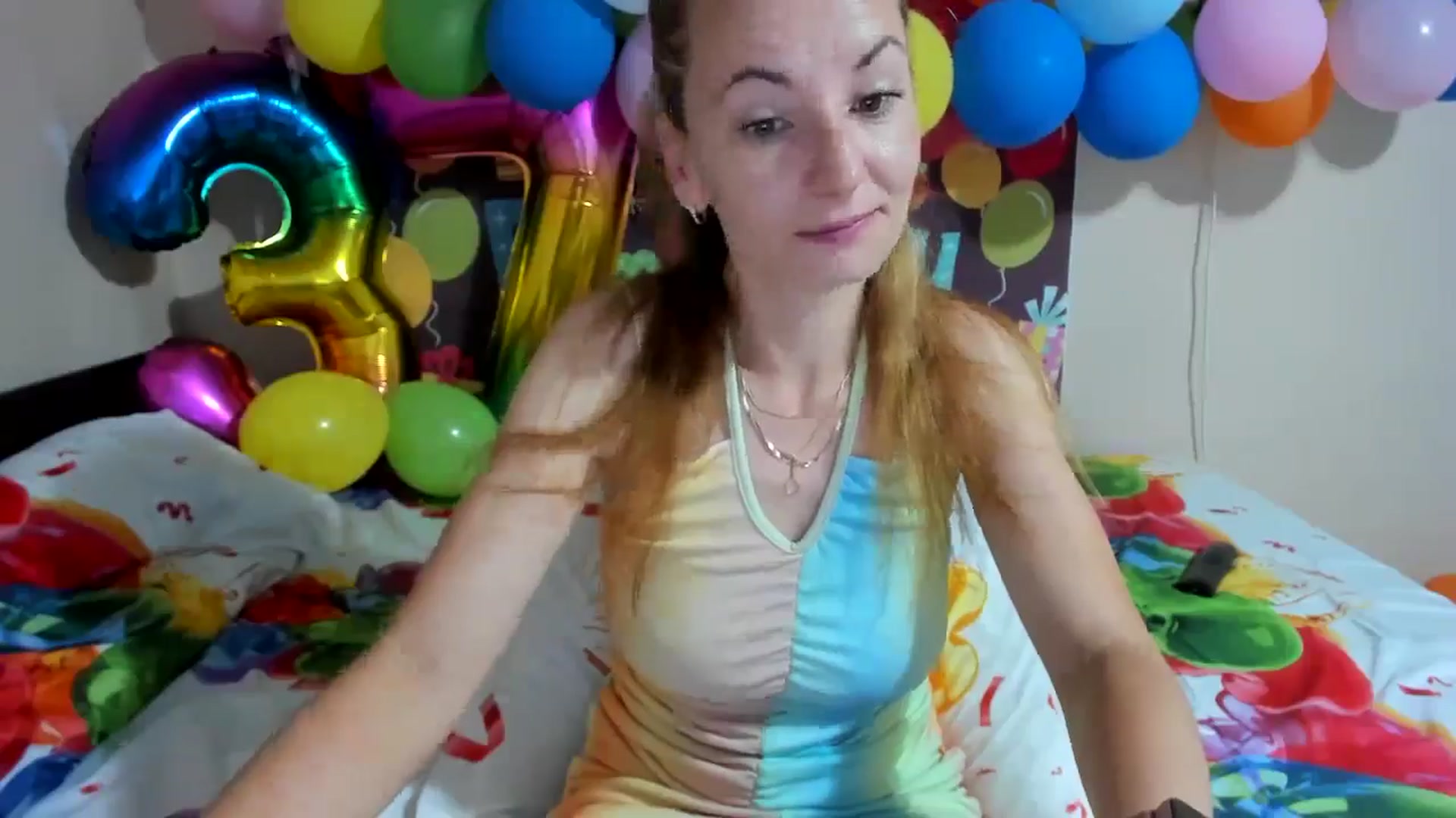 Gallery image thumbnail from elishasbday4u's myfreecams stream on, 05/28/2025, 03:37 image 19 of 20