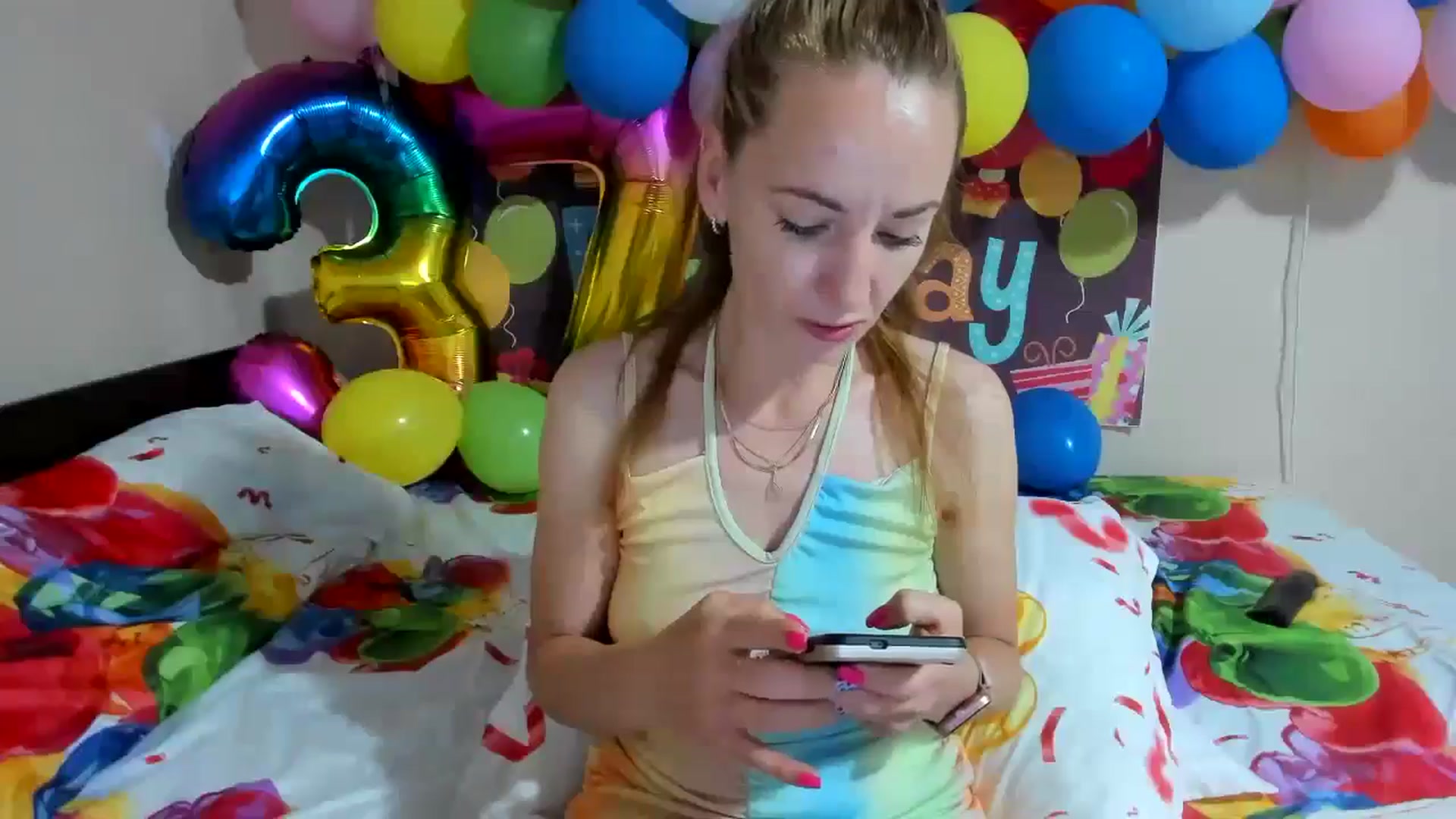 Gallery image thumbnail from elishasbday4u's myfreecams stream on, 05/28/2025, 03:37 image 7 of 20