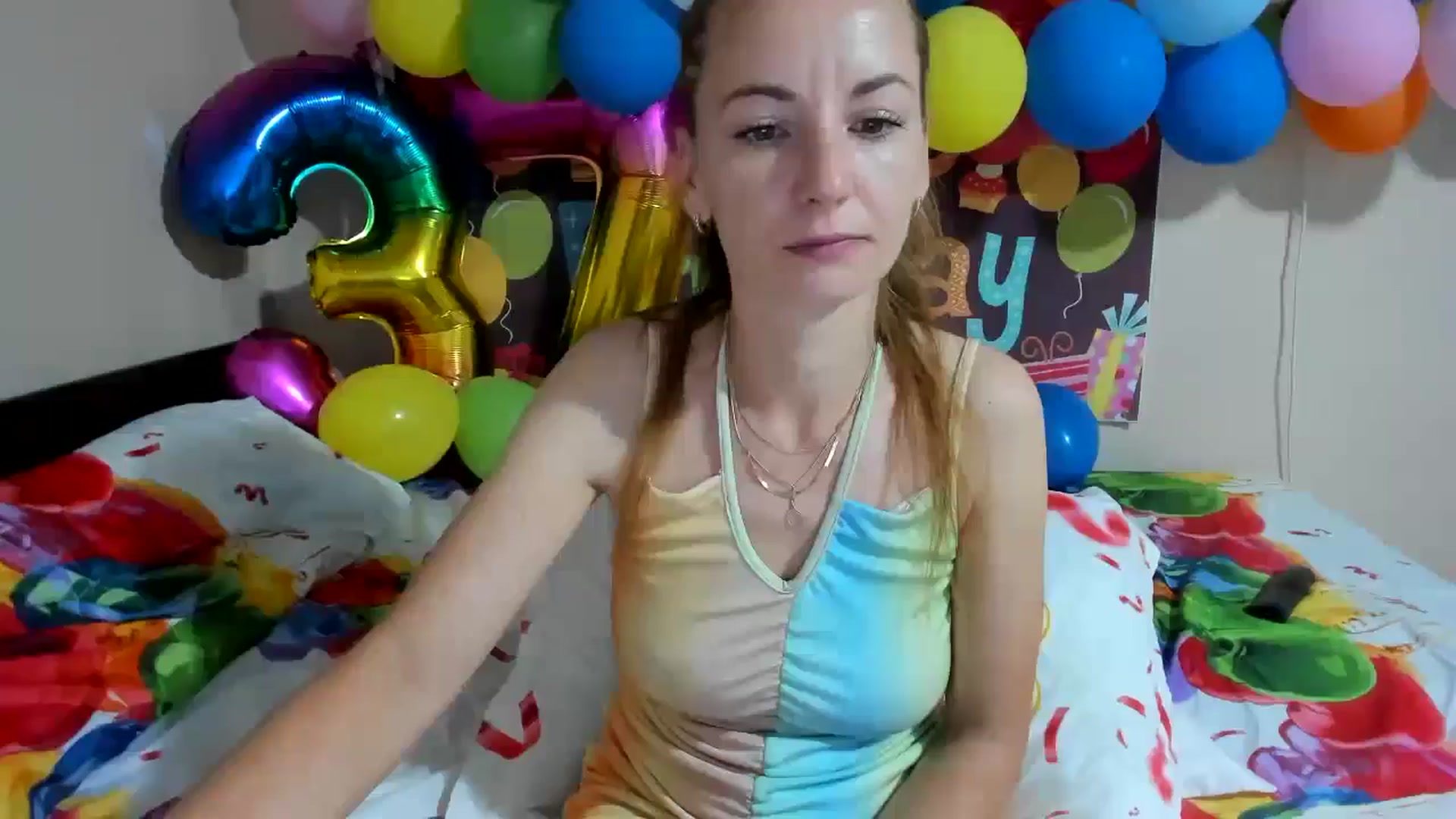 Gallery image thumbnail from elishasbday4u's myfreecams stream on, 05/28/2025, 03:37 image 10 of 20