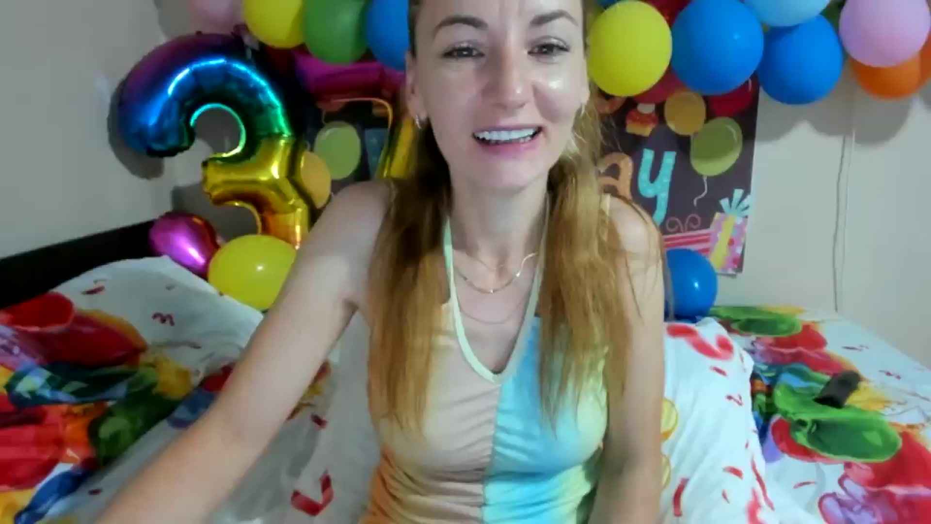 Gallery image thumbnail from elishasbday4u's myfreecams stream on, 05/28/2025, 03:37 image 1 of 20