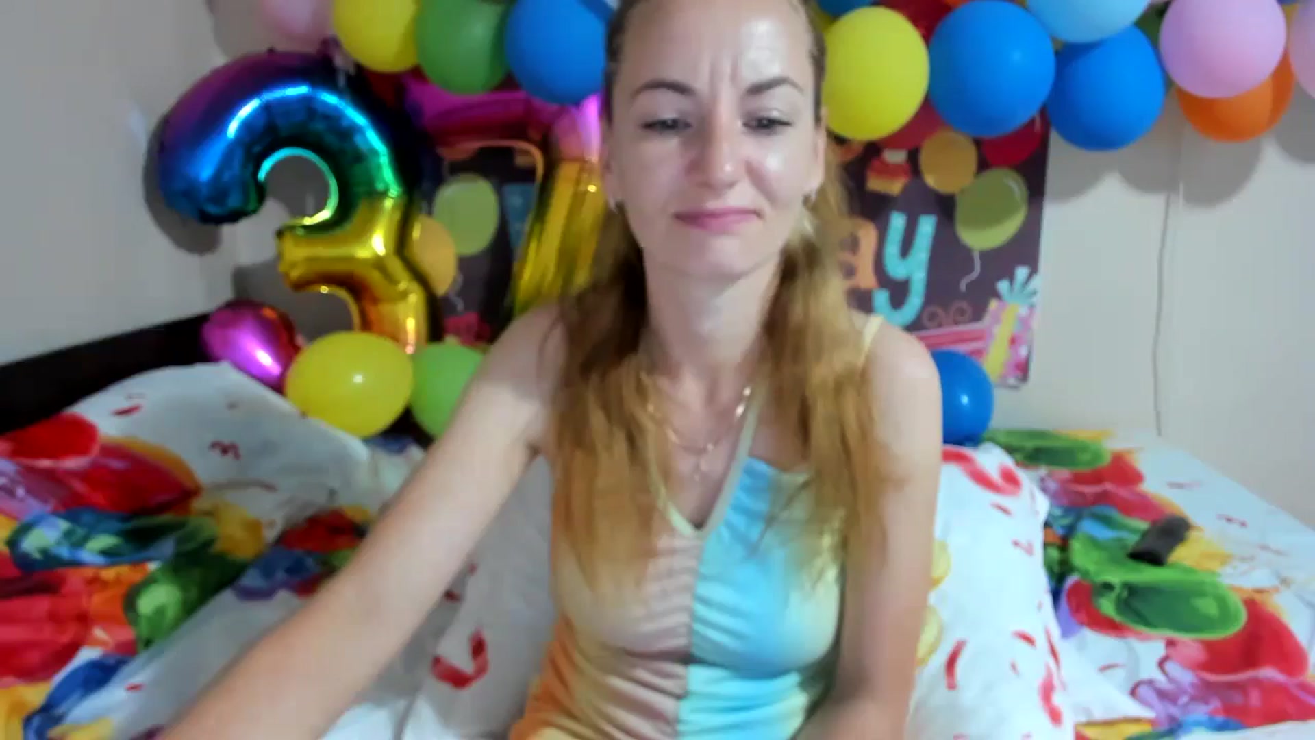 Gallery image thumbnail from elishasbday4u's myfreecams stream on, 05/28/2025, 03:37 image 12 of 20