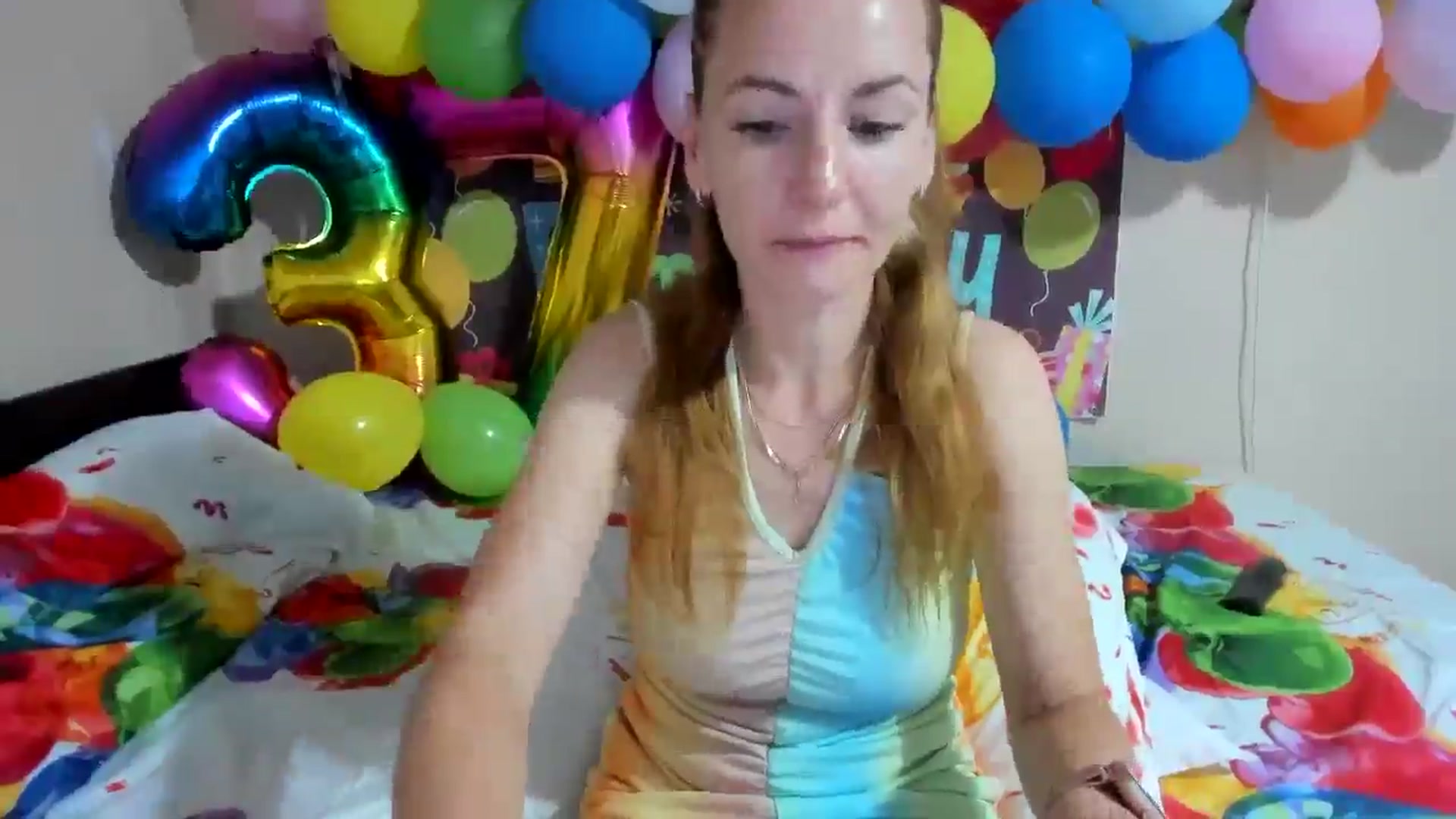 Gallery image thumbnail from elishasbday4u's myfreecams stream on, 05/28/2025, 03:37 image 17 of 20