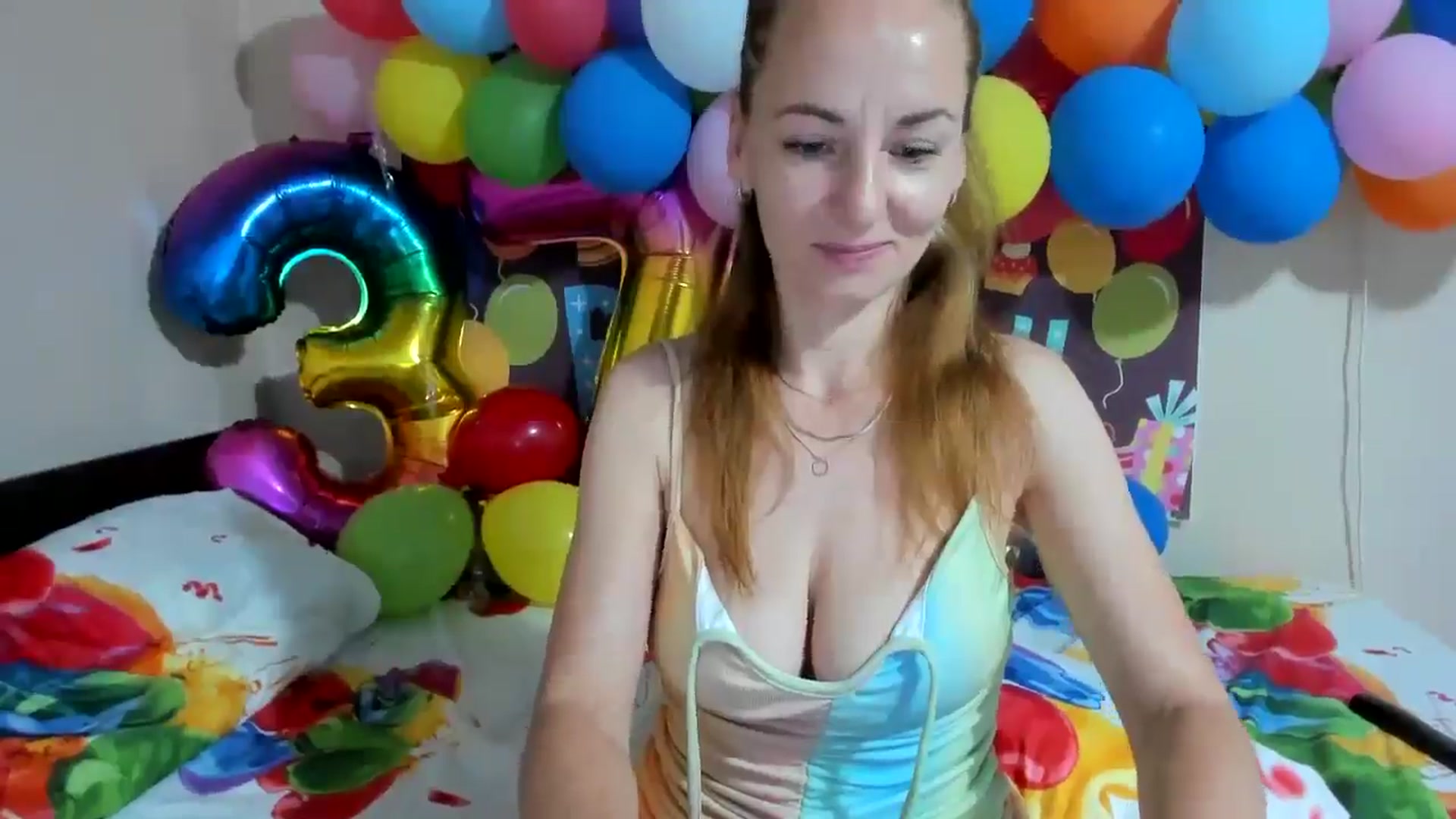 Gallery image thumbnail from elishasbday4u's myfreecams stream on, 05/28/2025, 03:53 image 14 of 20