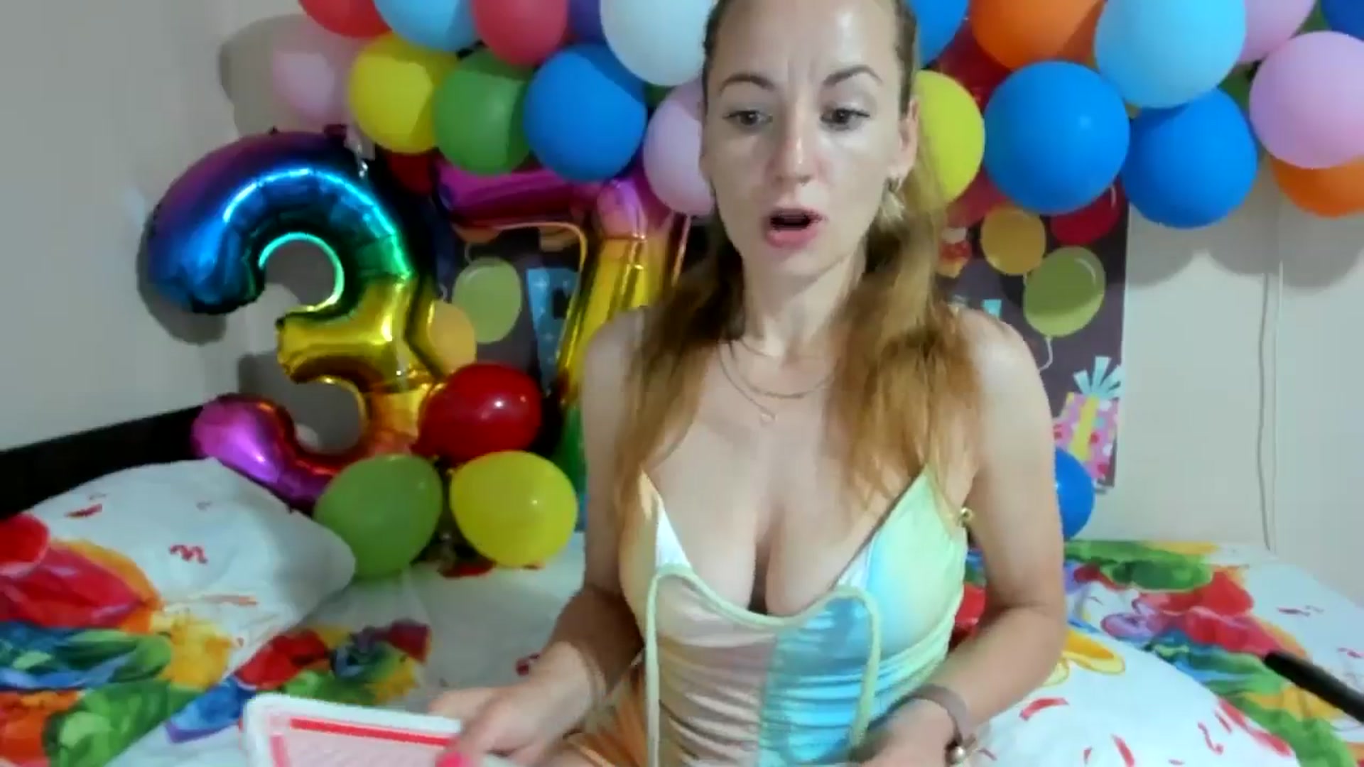 Gallery image thumbnail from elishasbday4u's myfreecams stream on, 05/28/2025, 03:53 image 13 of 20