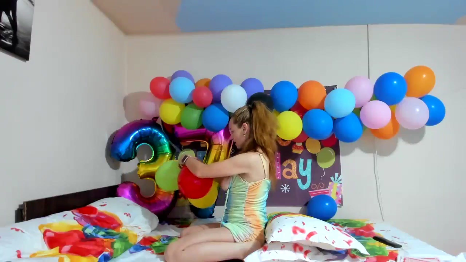 Gallery image thumbnail from elishasbday4u's myfreecams stream on, 05/28/2025, 03:53 image 11 of 20