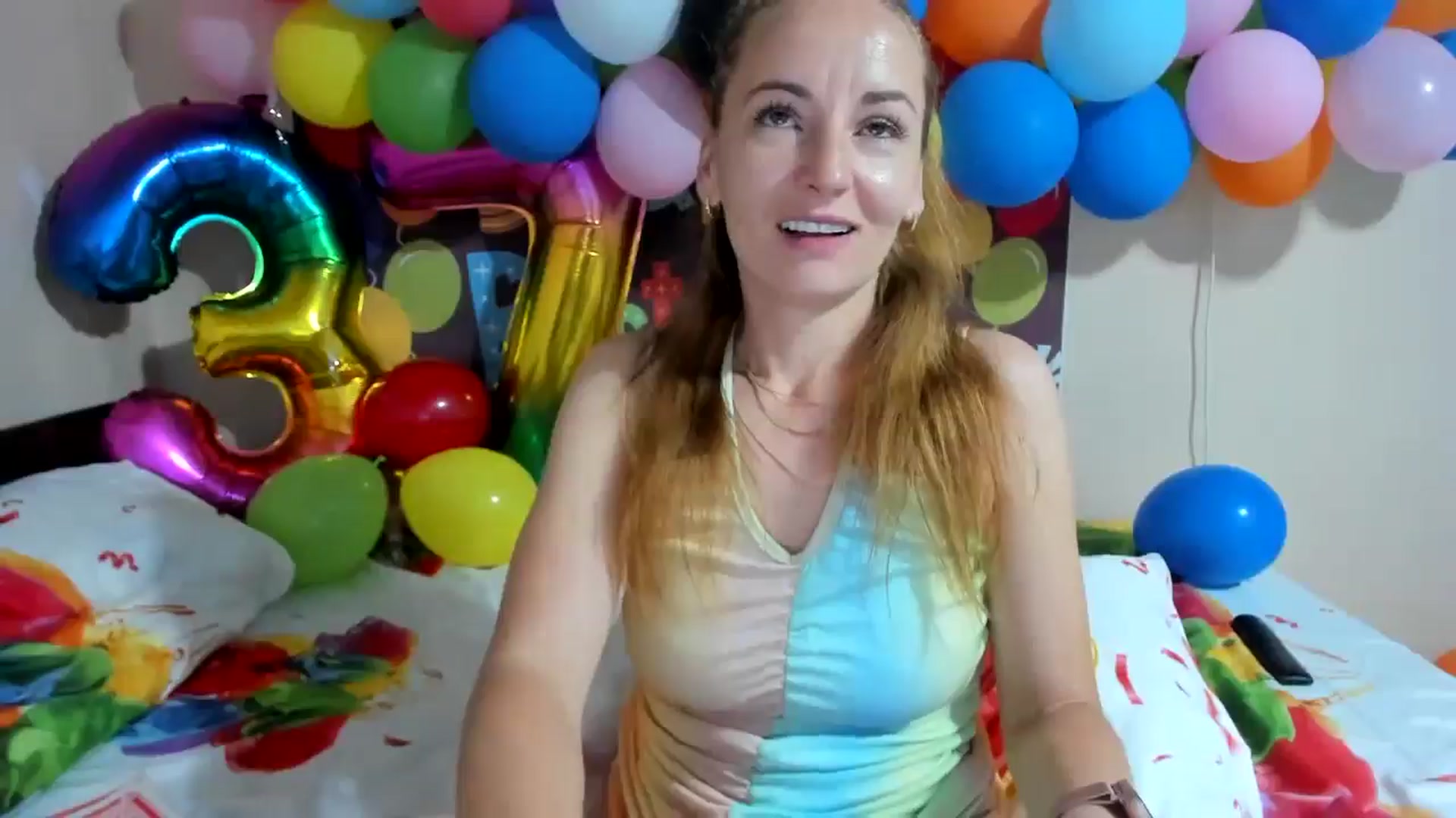 Gallery image thumbnail from elishasbday4u's myfreecams stream on, 05/28/2025, 04:11 image 11 of 20