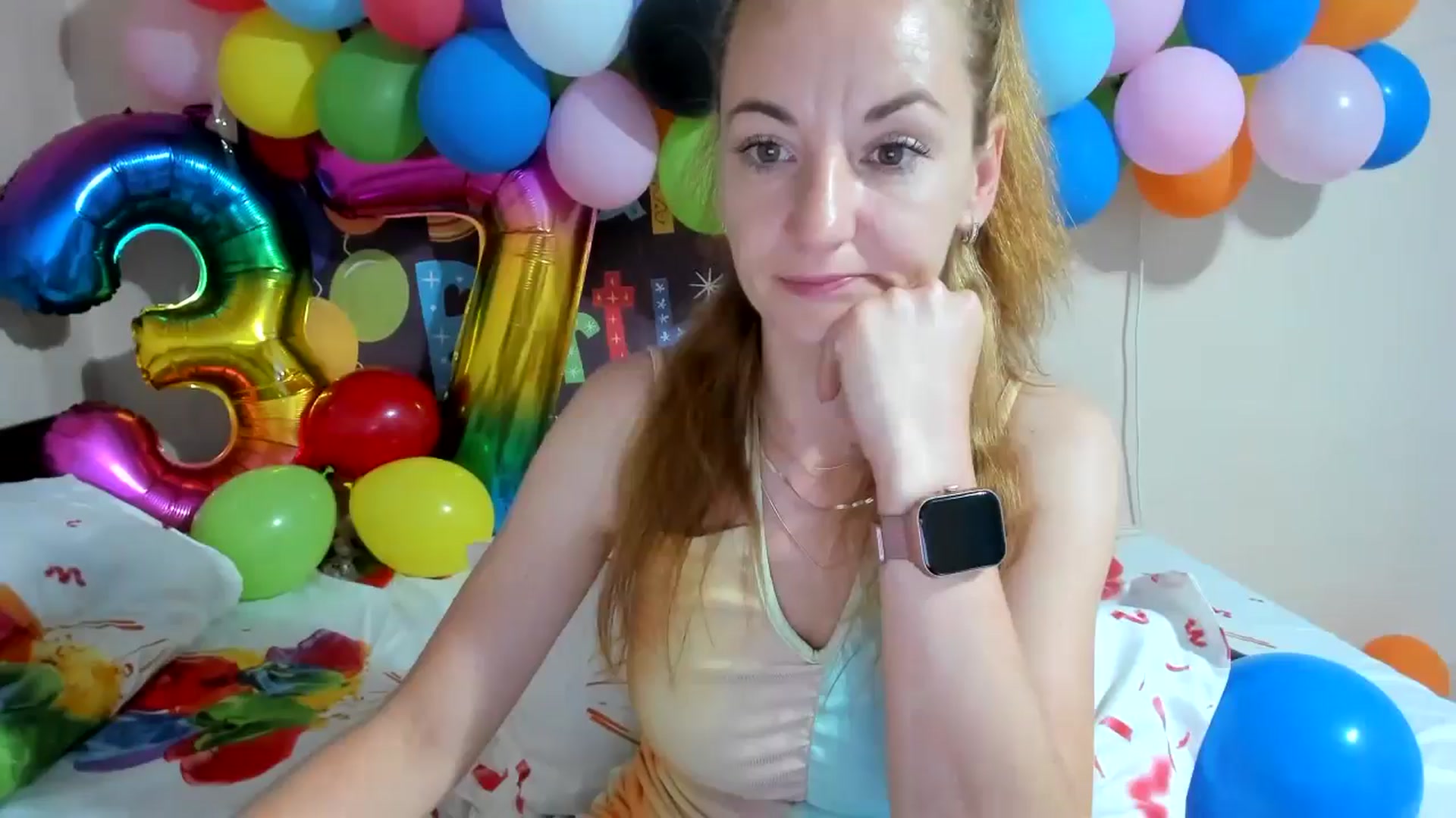 Gallery image thumbnail from elishasbday4u's myfreecams stream on, 05/28/2025, 04:11 image 8 of 20