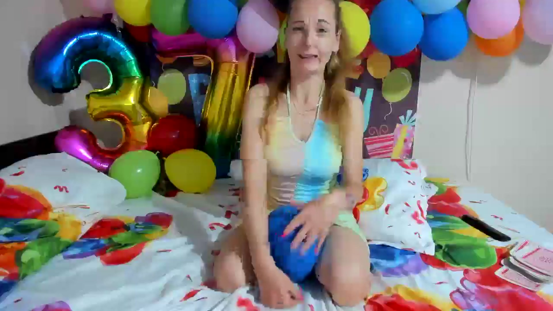 Gallery image thumbnail from elishasbday4u's myfreecams stream on, 05/28/2025, 04:11 image 5 of 20