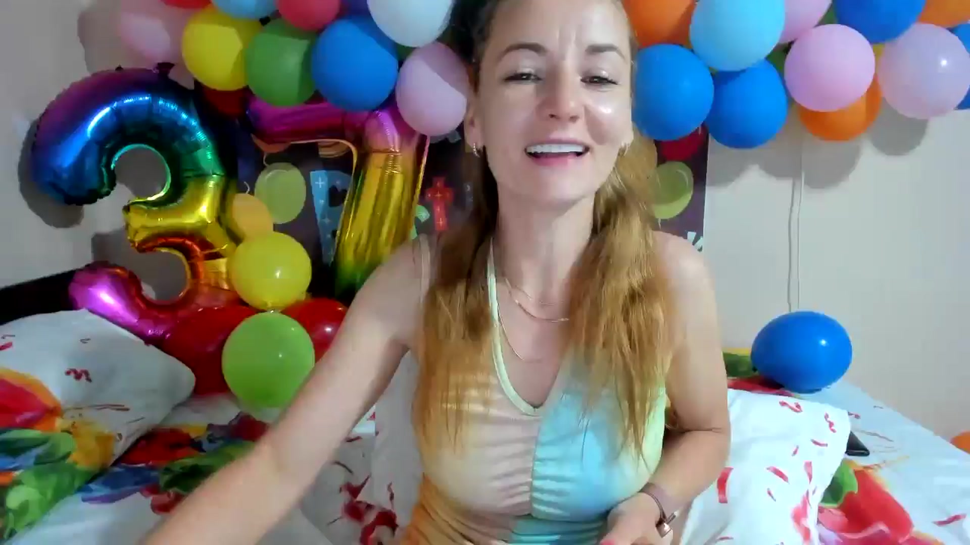 Gallery image thumbnail from elishasbday4u's myfreecams stream on, 05/28/2025, 04:11 image 17 of 20