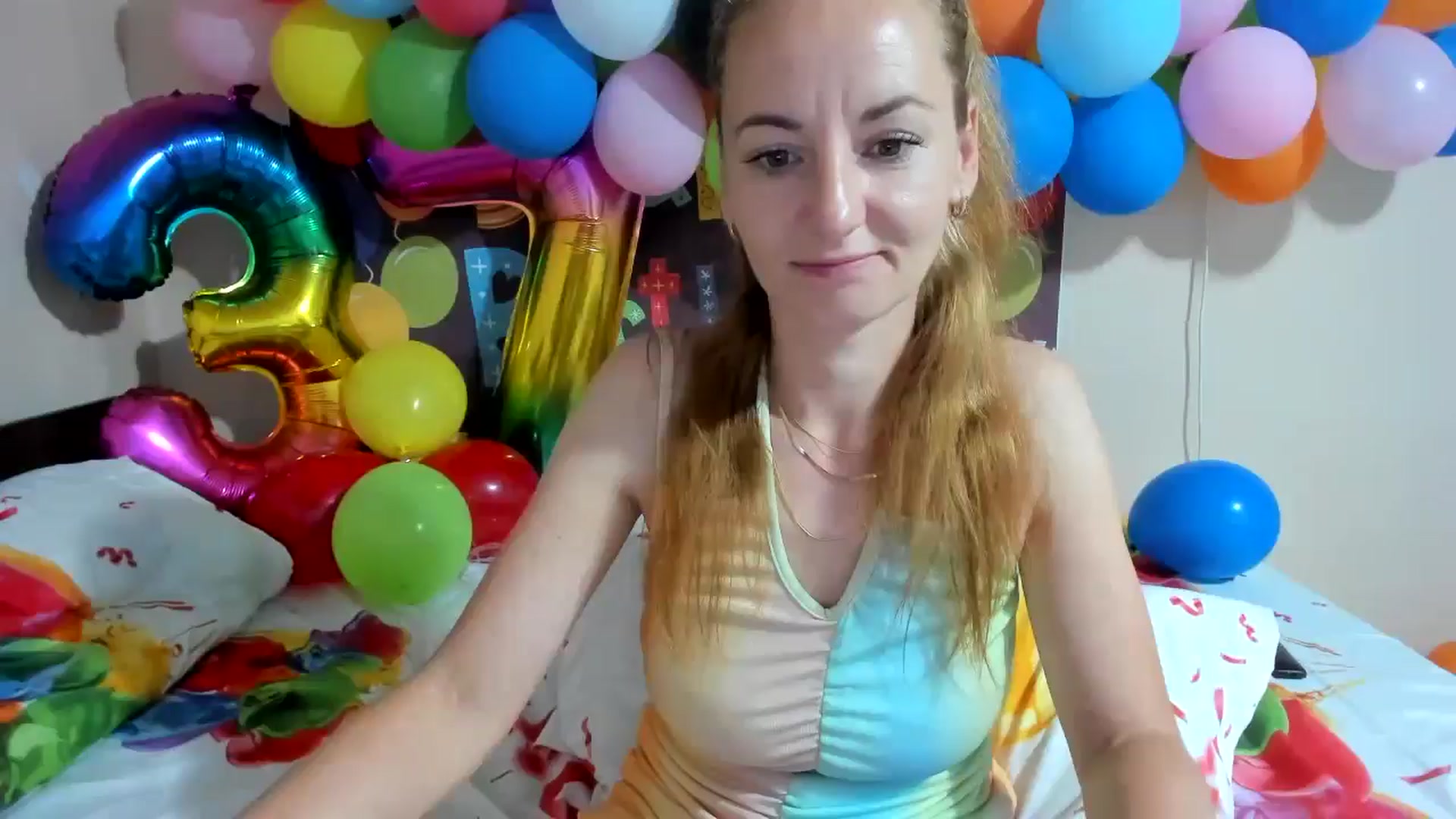 Gallery image thumbnail from elishasbday4u's myfreecams stream on, 05/28/2025, 04:11 image 18 of 20