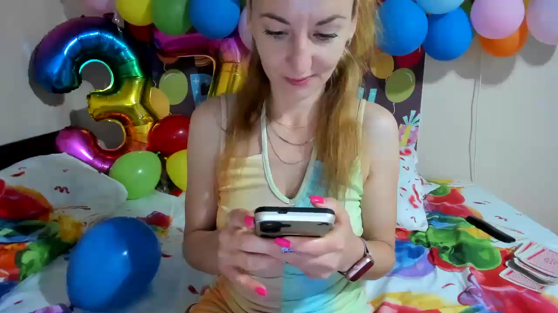 Gallery image thumbnail from elishasbday4u's myfreecams stream on, 05/28/2025, 04:11 image 6 of 20