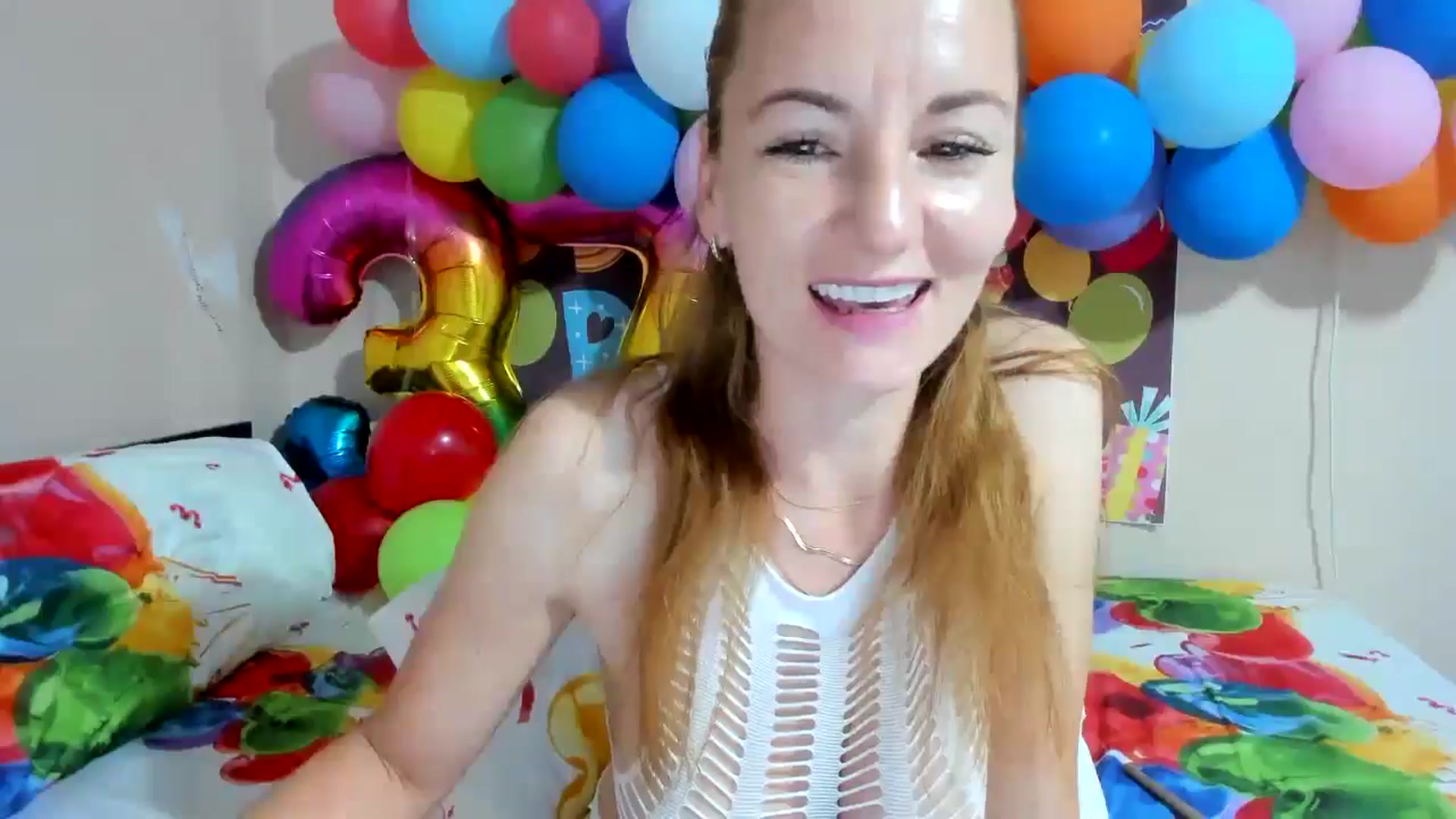 Gallery image thumbnail from elishasbday4u's myfreecams stream on, 05/29/2025, 03:39 image 15 of 20