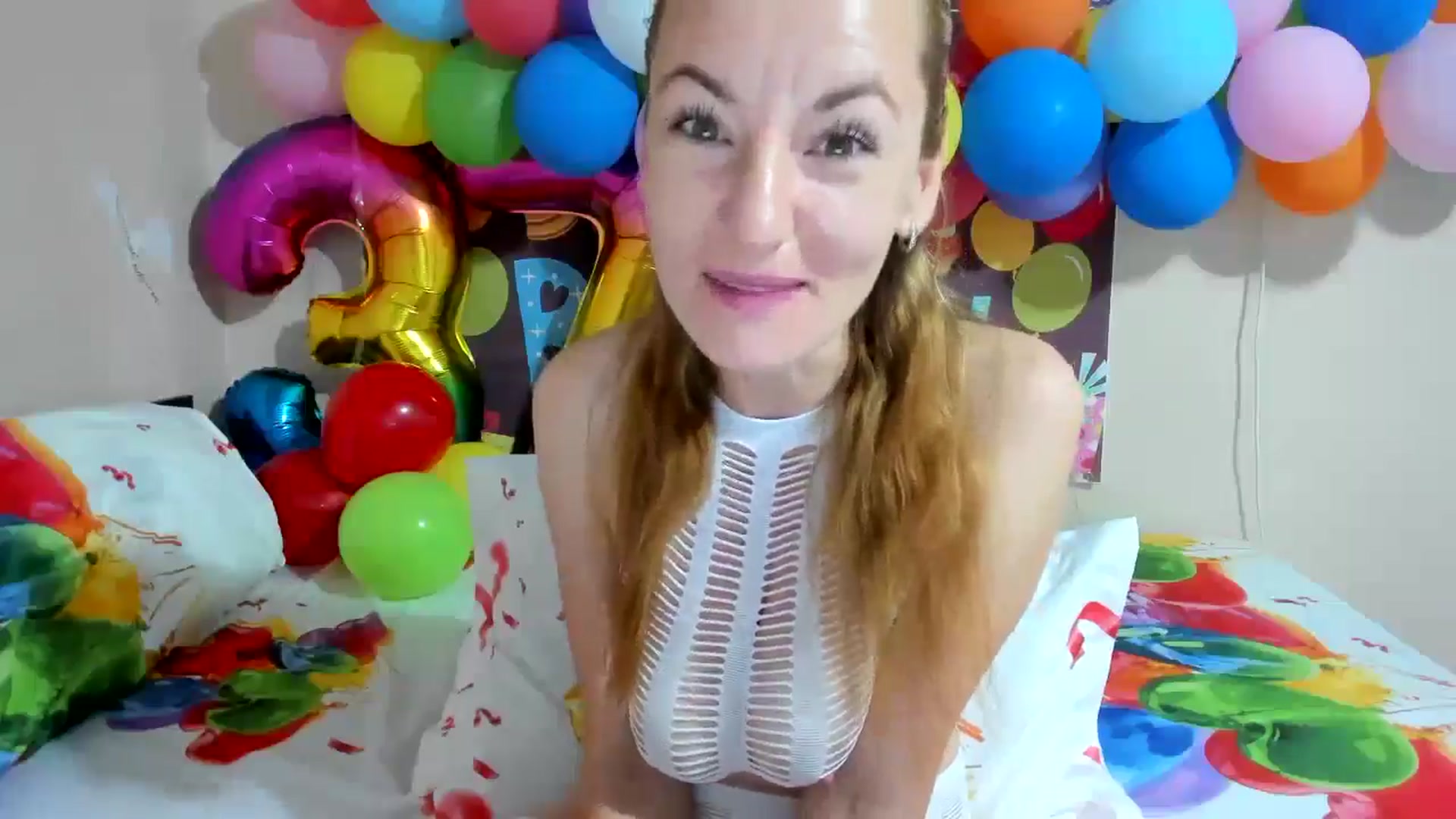 Gallery image thumbnail from elishasbday4u's myfreecams stream on, 05/29/2025, 03:39 image 6 of 20