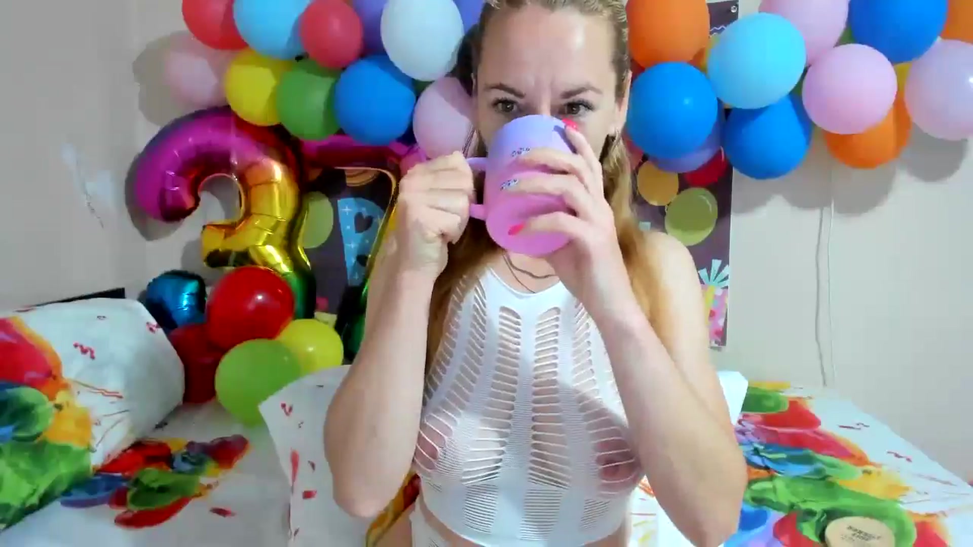 Gallery image thumbnail from elishasbday4u's myfreecams stream on, 05/29/2025, 03:39 image 13 of 20