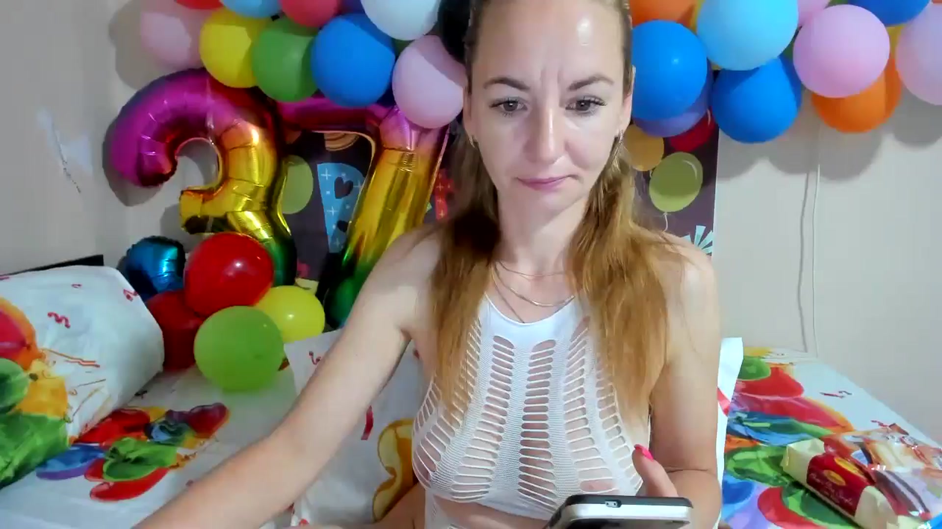 Gallery image thumbnail from elishasbday4u's myfreecams stream on, 05/29/2025, 03:39 image 19 of 20