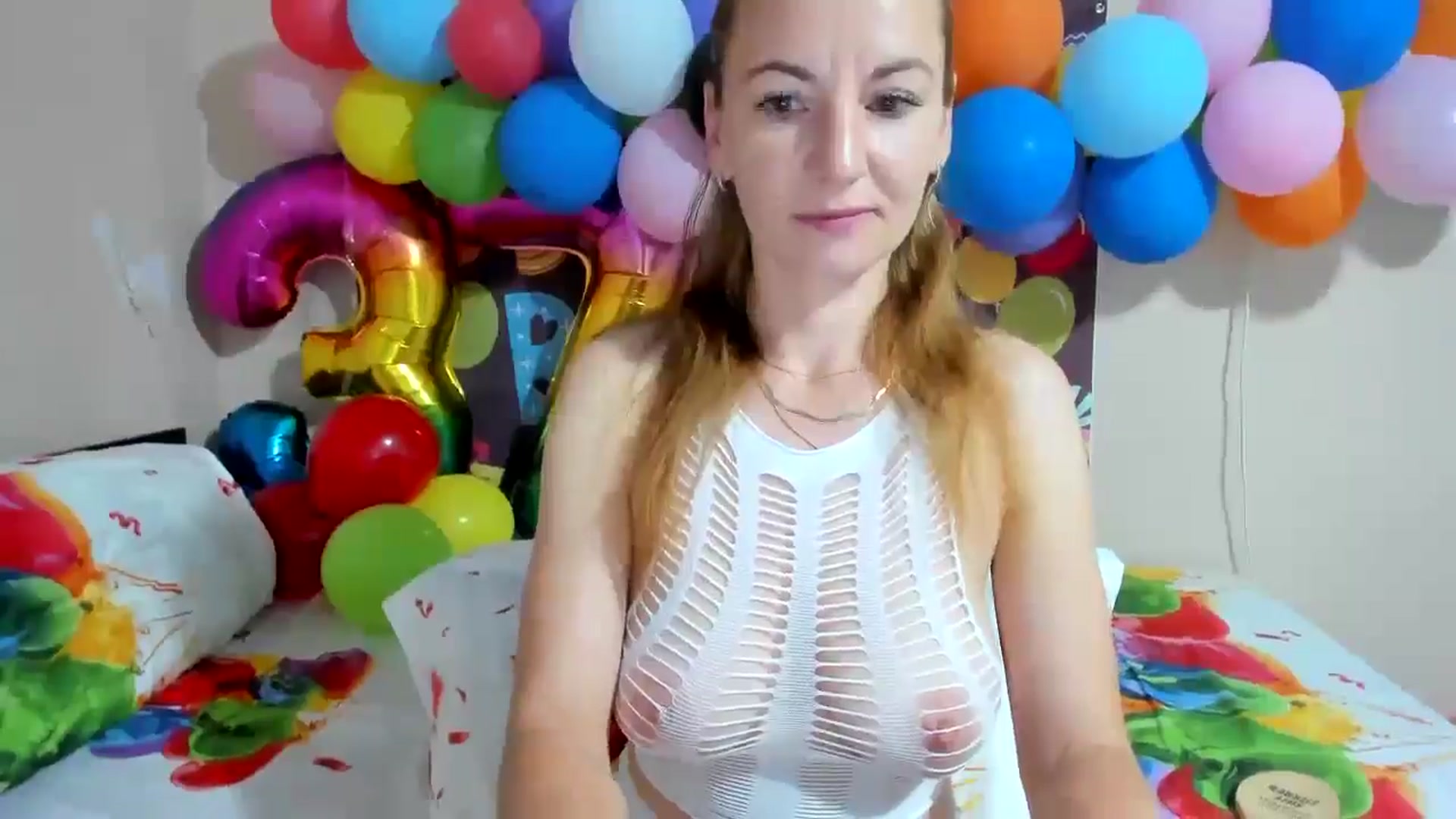 Gallery image thumbnail from elishasbday4u's myfreecams stream on, 05/29/2025, 03:39 image 14 of 20