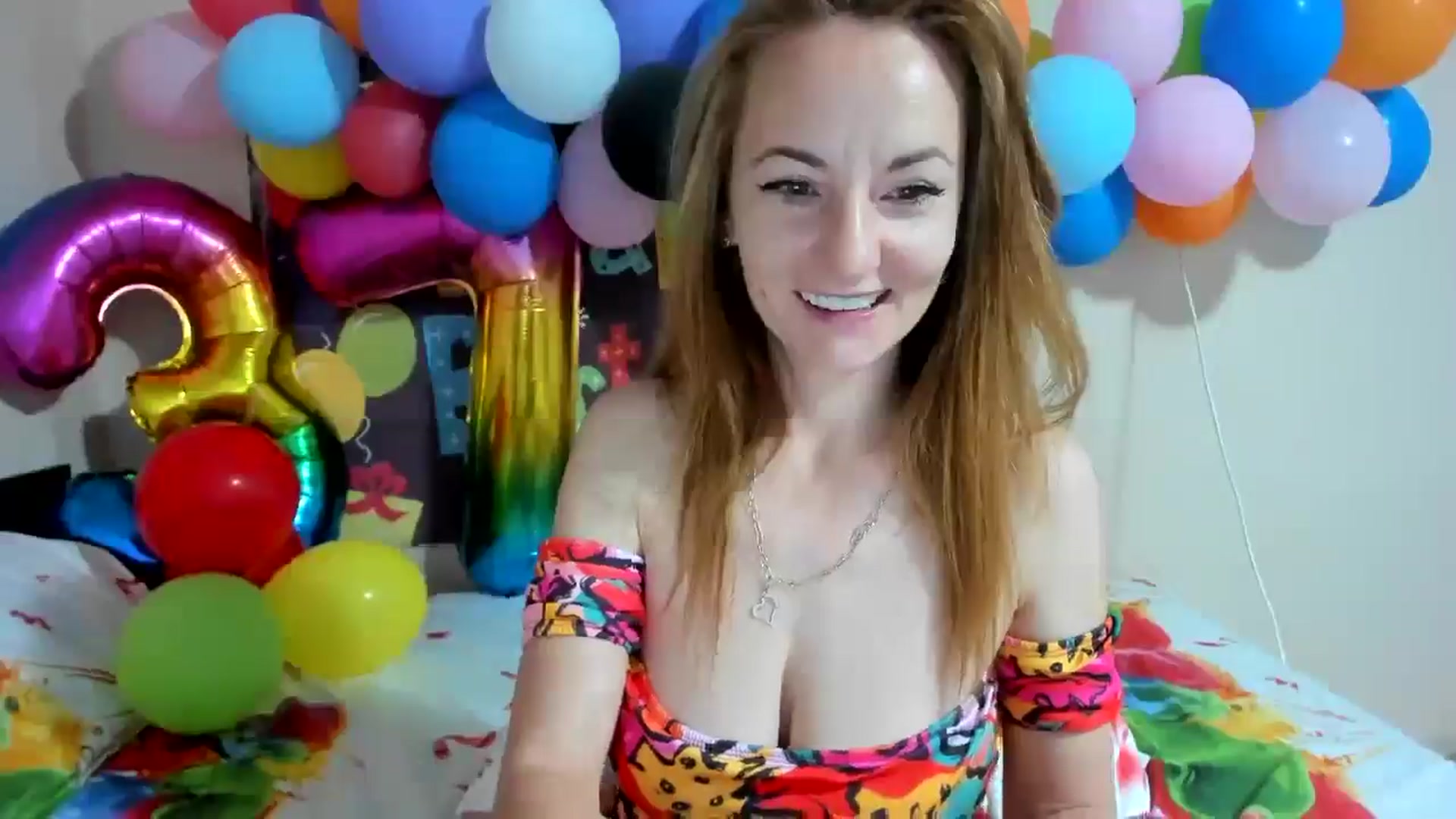 Gallery image thumbnail from elishasbday4u's myfreecams stream on, 05/30/2025, 03:59 image 16 of 20