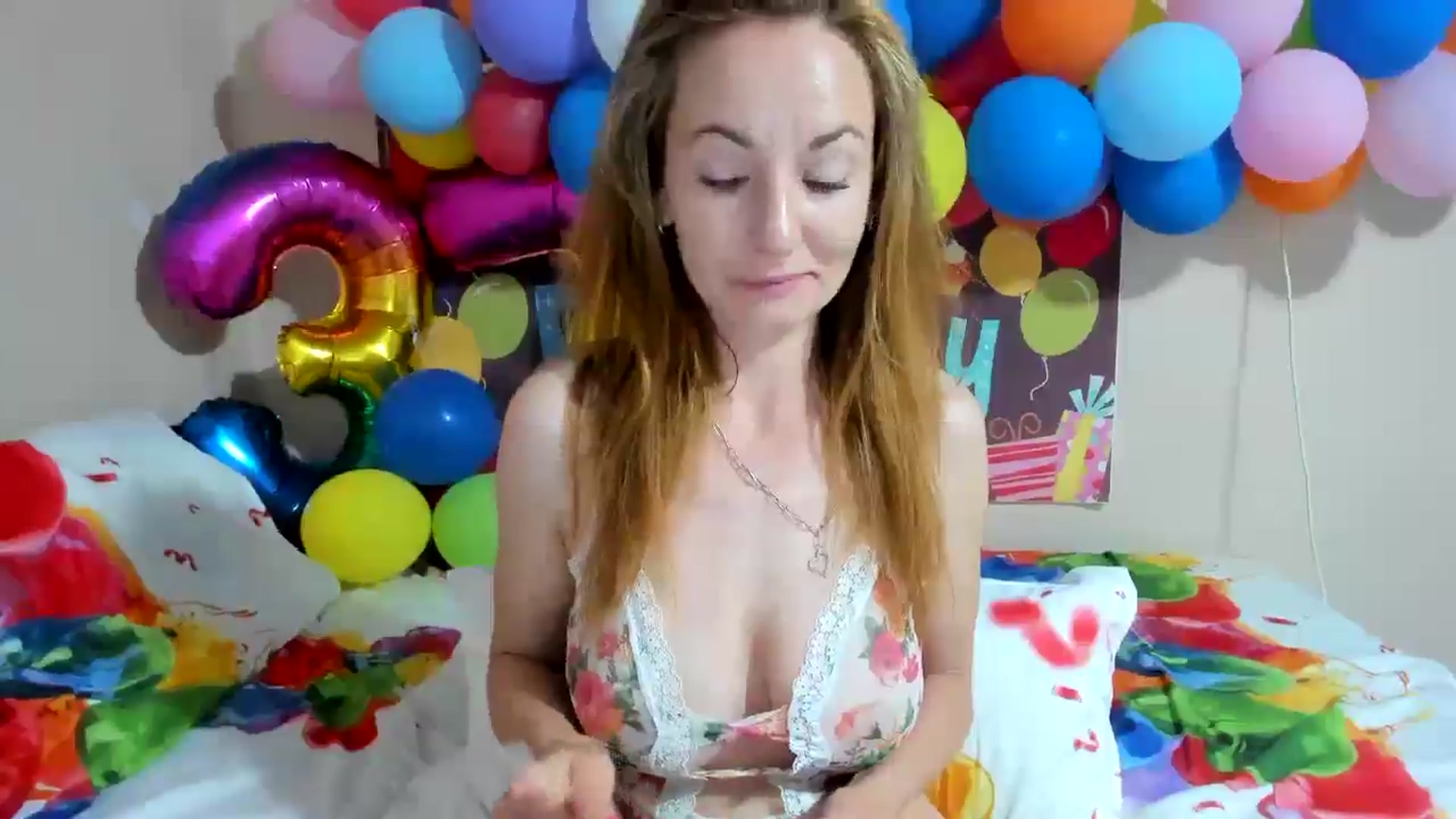 Gallery image thumbnail from elishasbday4u's myfreecams stream on, 06/01/2025, 03:23 image 10 of 20