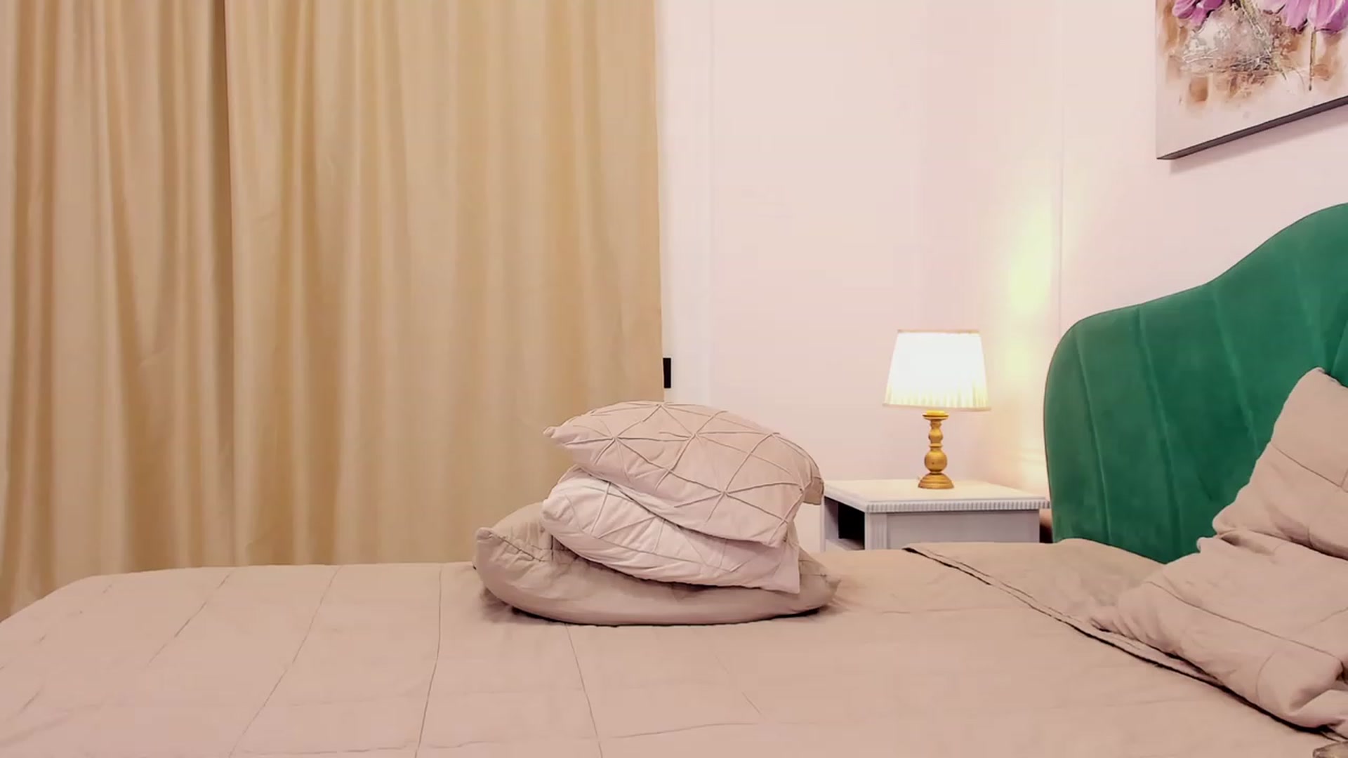 Gallery image thumbnail from ella5's myfreecams stream on, 12/12/2023, 08:49 image 10 of 20