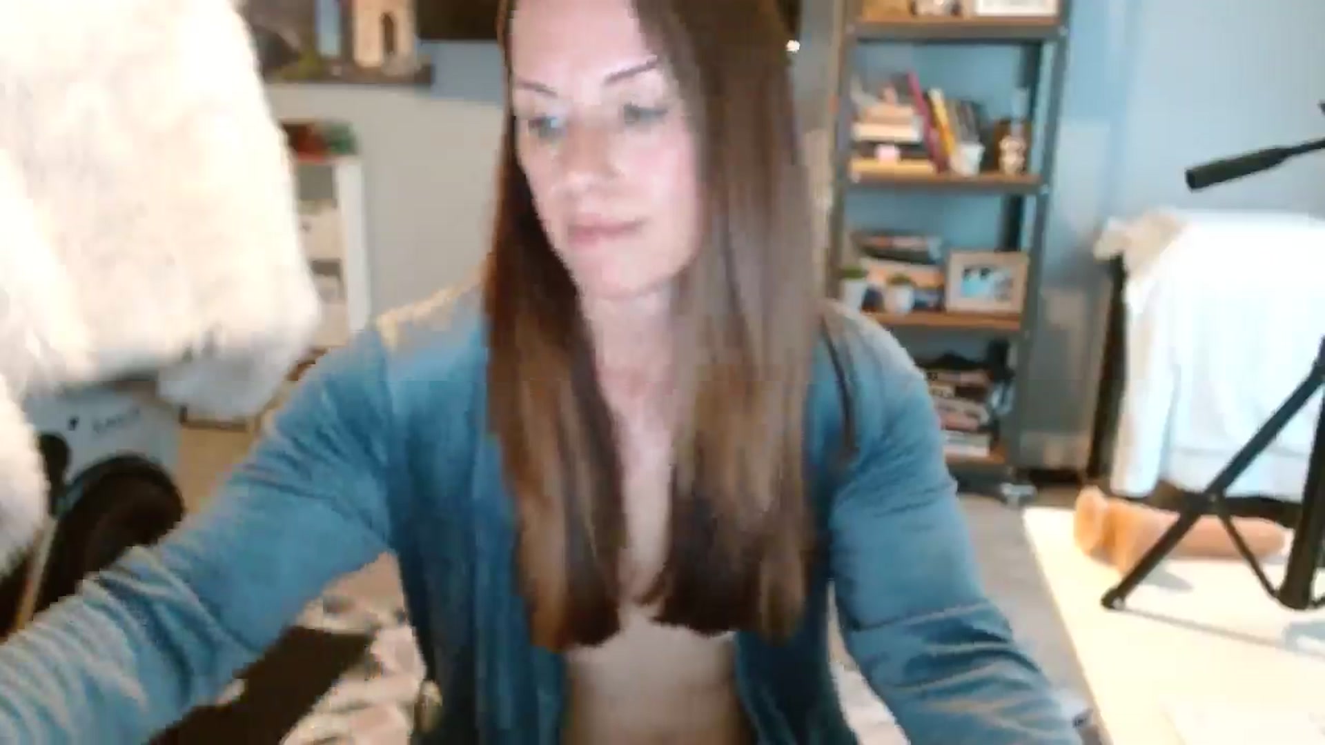 Gallery image thumbnail from ellakane699's myfreecams stream on, 03/10/2025, 14:52 image 10 of 20