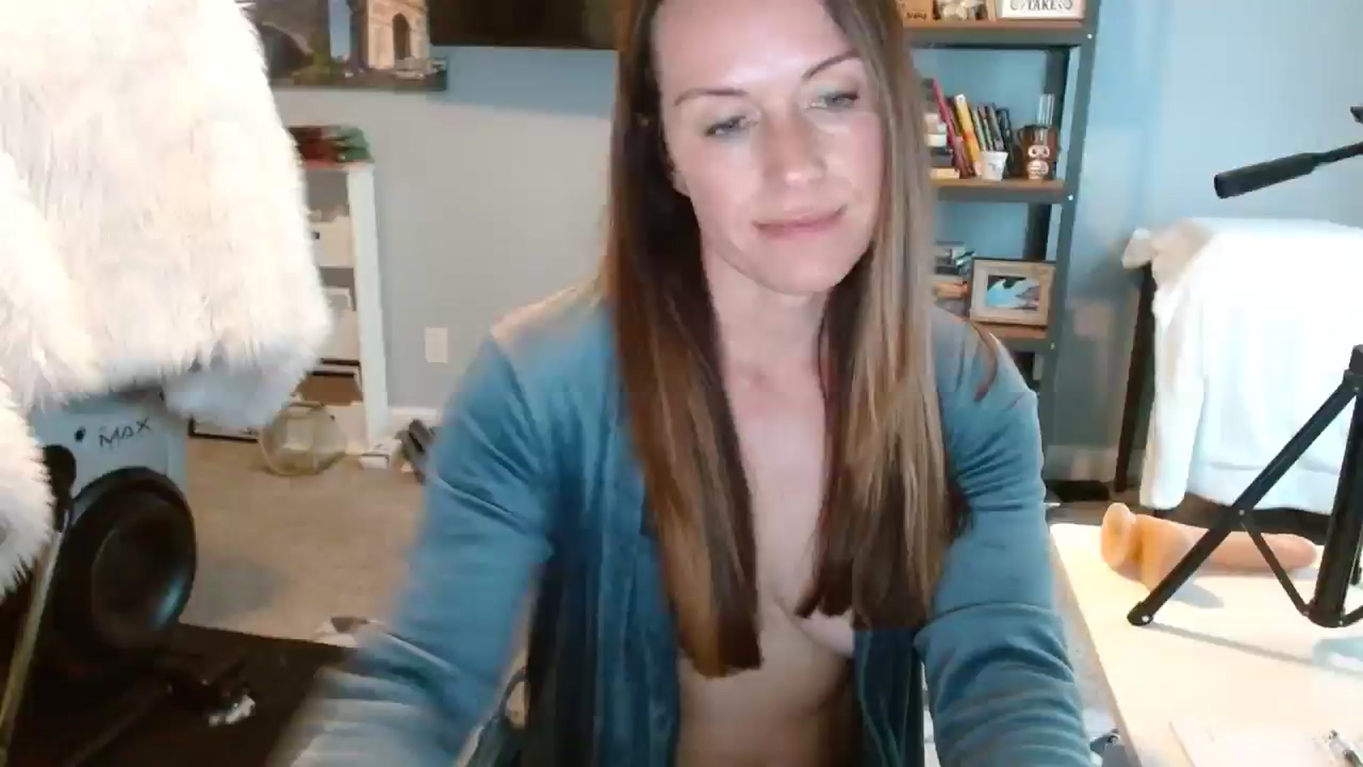 Gallery image thumbnail from ellakane699's myfreecams stream on, 03/10/2025, 14:52 image 15 of 20