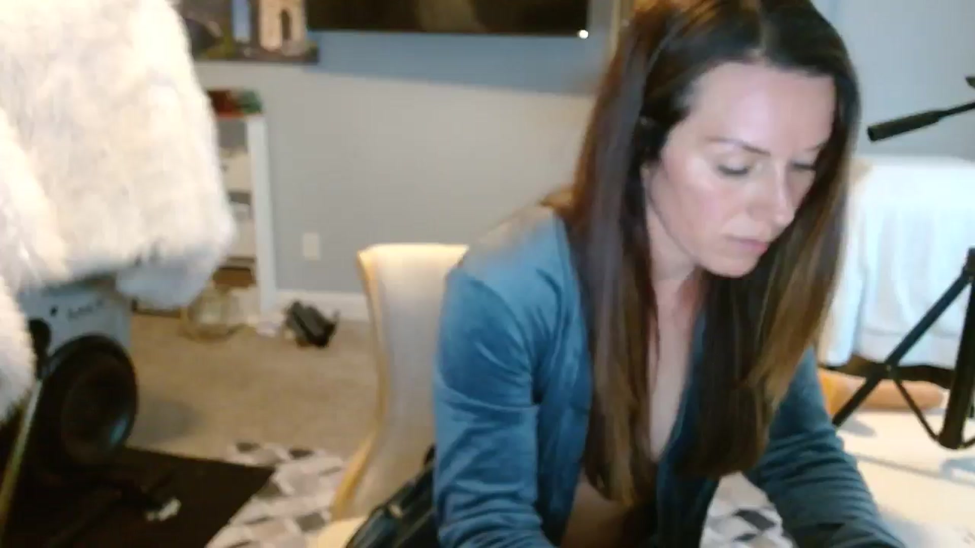 Gallery image thumbnail from ellakane699's myfreecams stream on, 03/10/2025, 14:52 image 8 of 20