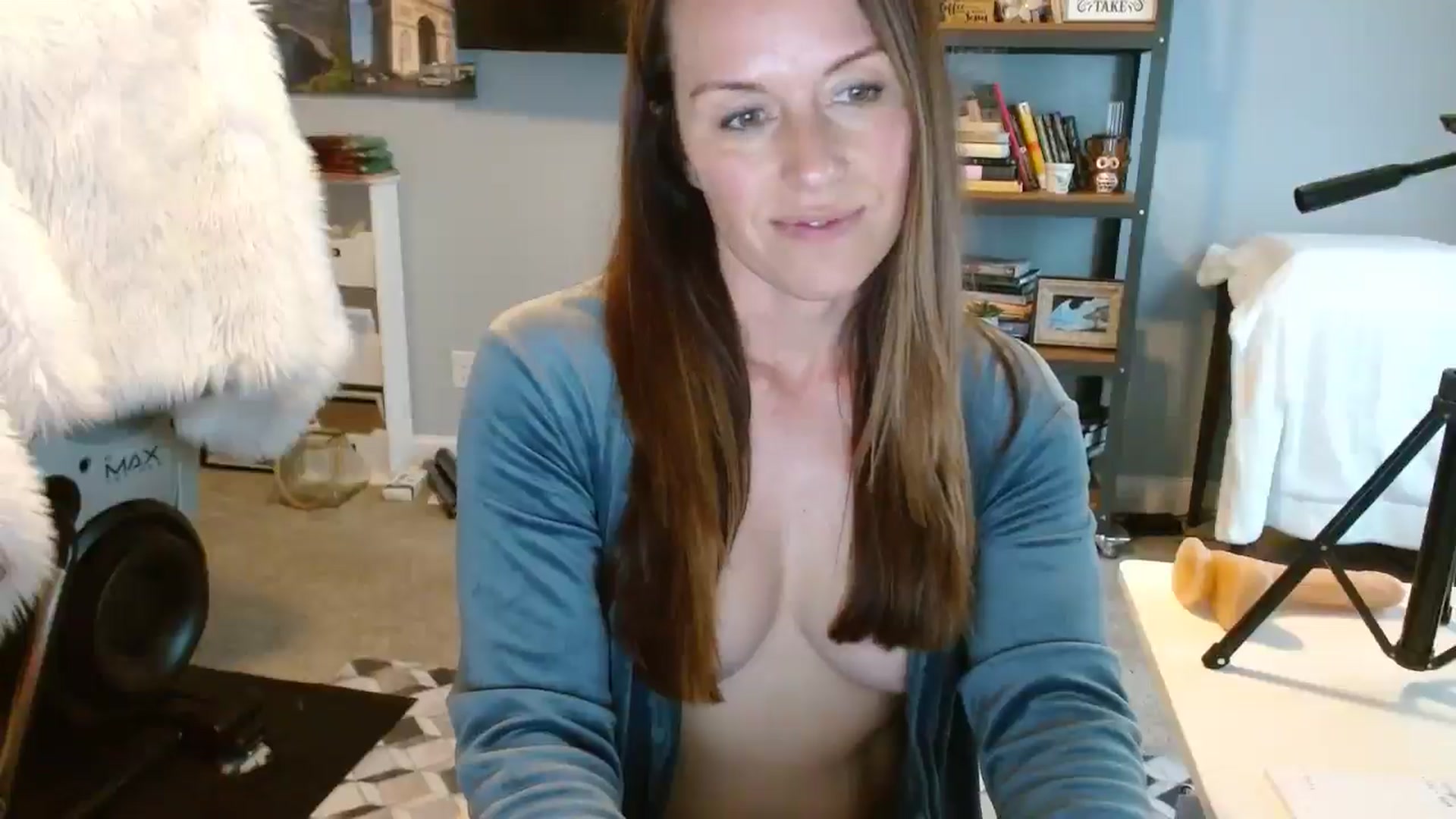 Gallery image thumbnail from ellakane699's myfreecams stream on, 03/10/2025, 14:52 image 12 of 20