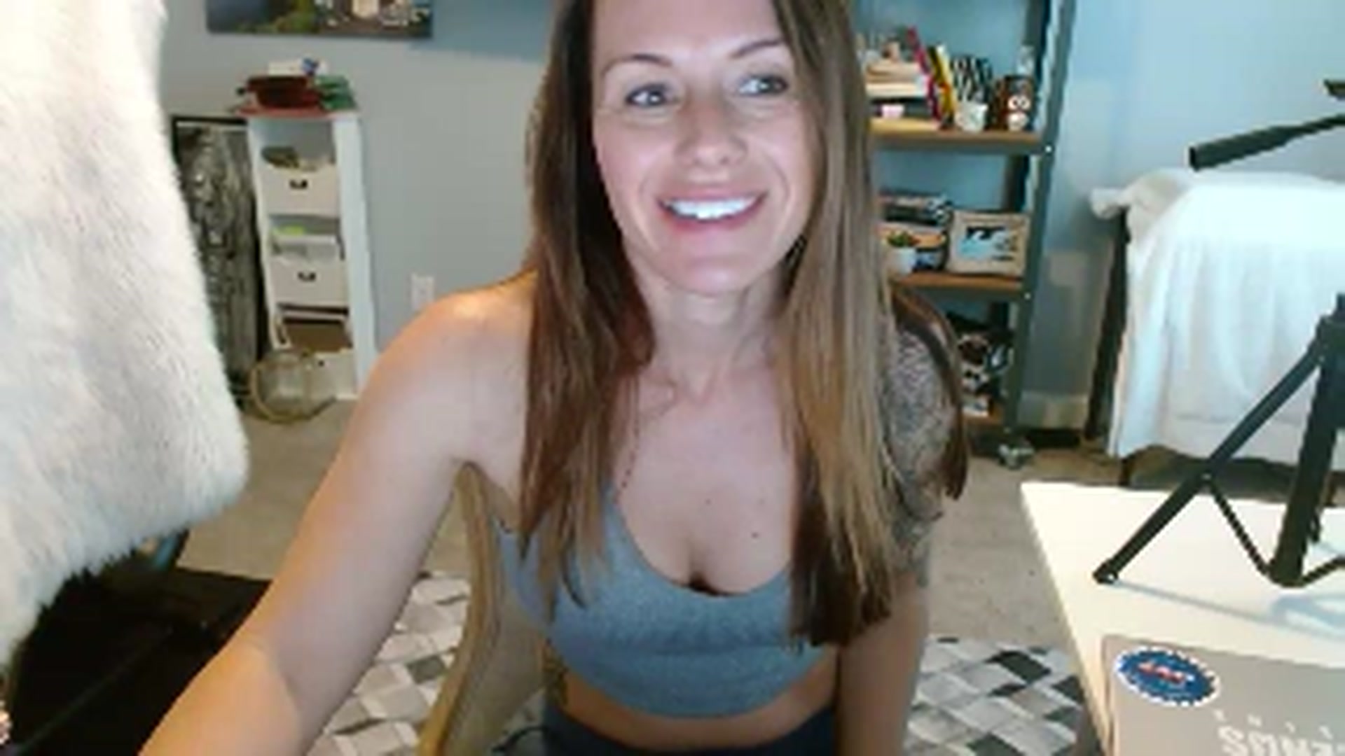 Gallery image thumbnail from ellakane699's myfreecams stream on, 03/13/2025, 13:19 image 1 of 20