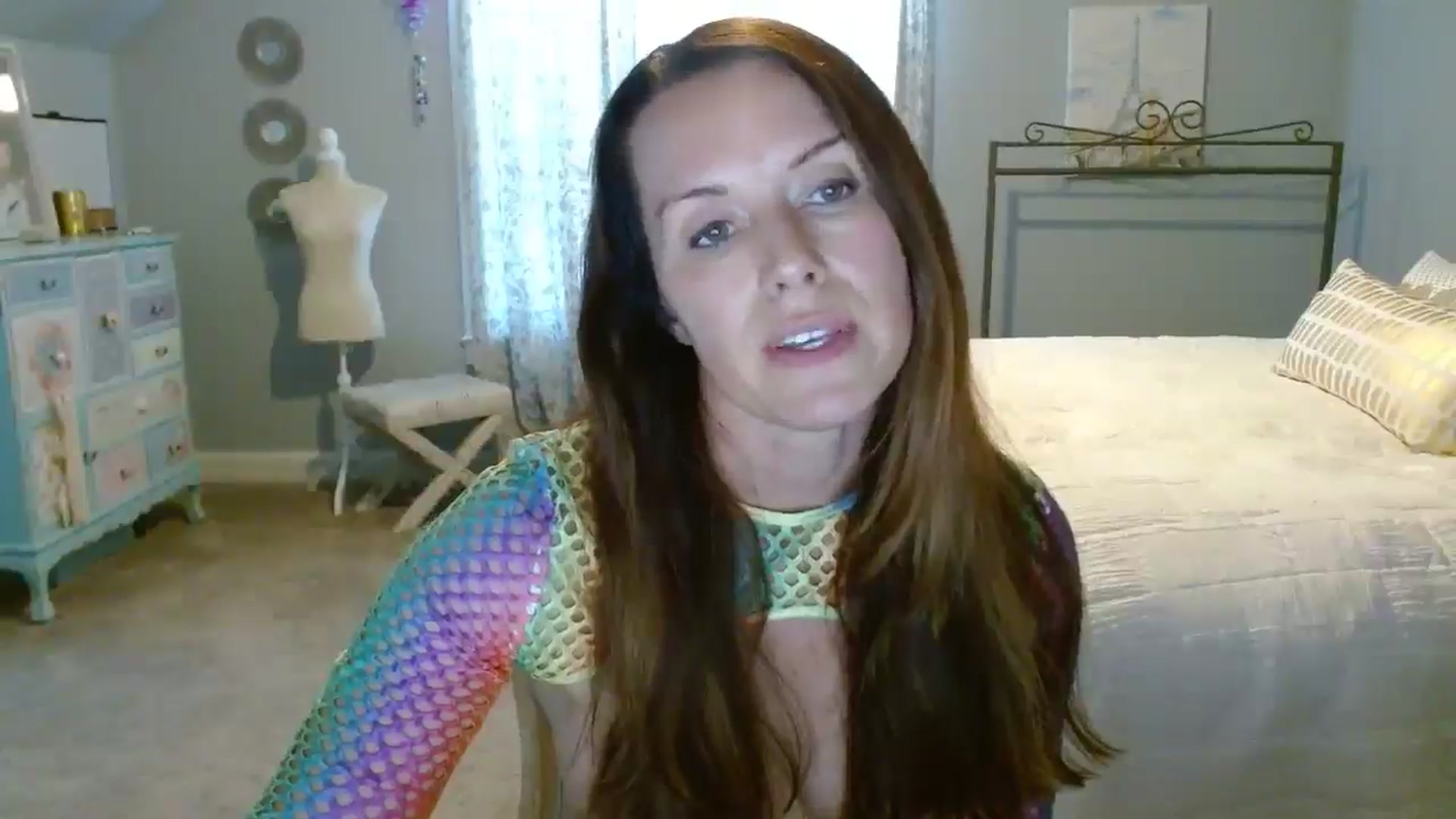 Gallery image thumbnail from ellakane699's myfreecams stream on, 03/21/2025, 15:21 image 6 of 20