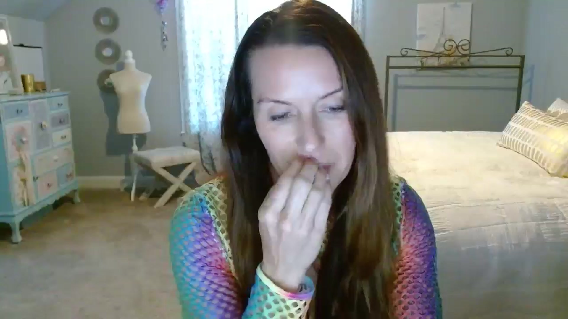 Gallery image thumbnail from ellakane699's myfreecams stream on, 03/21/2025, 15:21 image 15 of 20