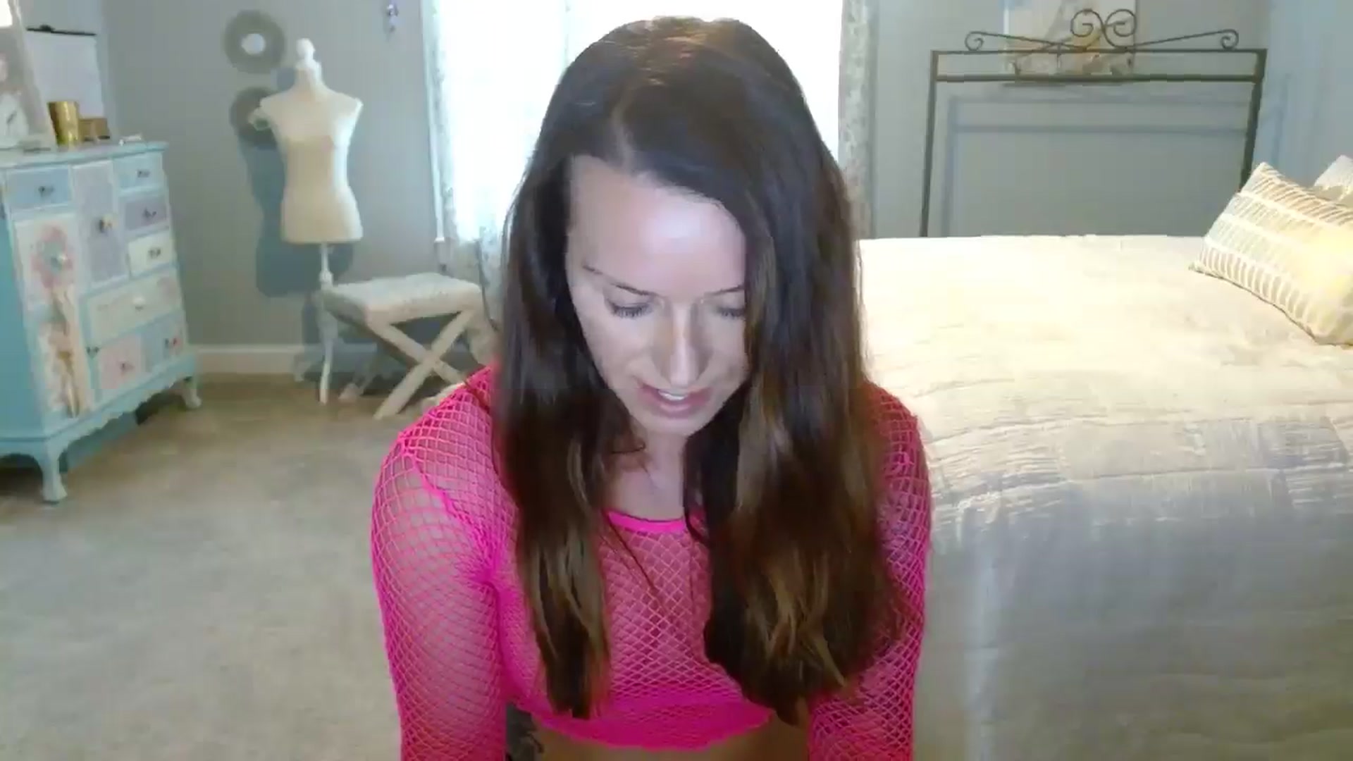 Gallery image thumbnail from ellakane699's myfreecams stream on, 03/24/2025, 15:35 image 15 of 20