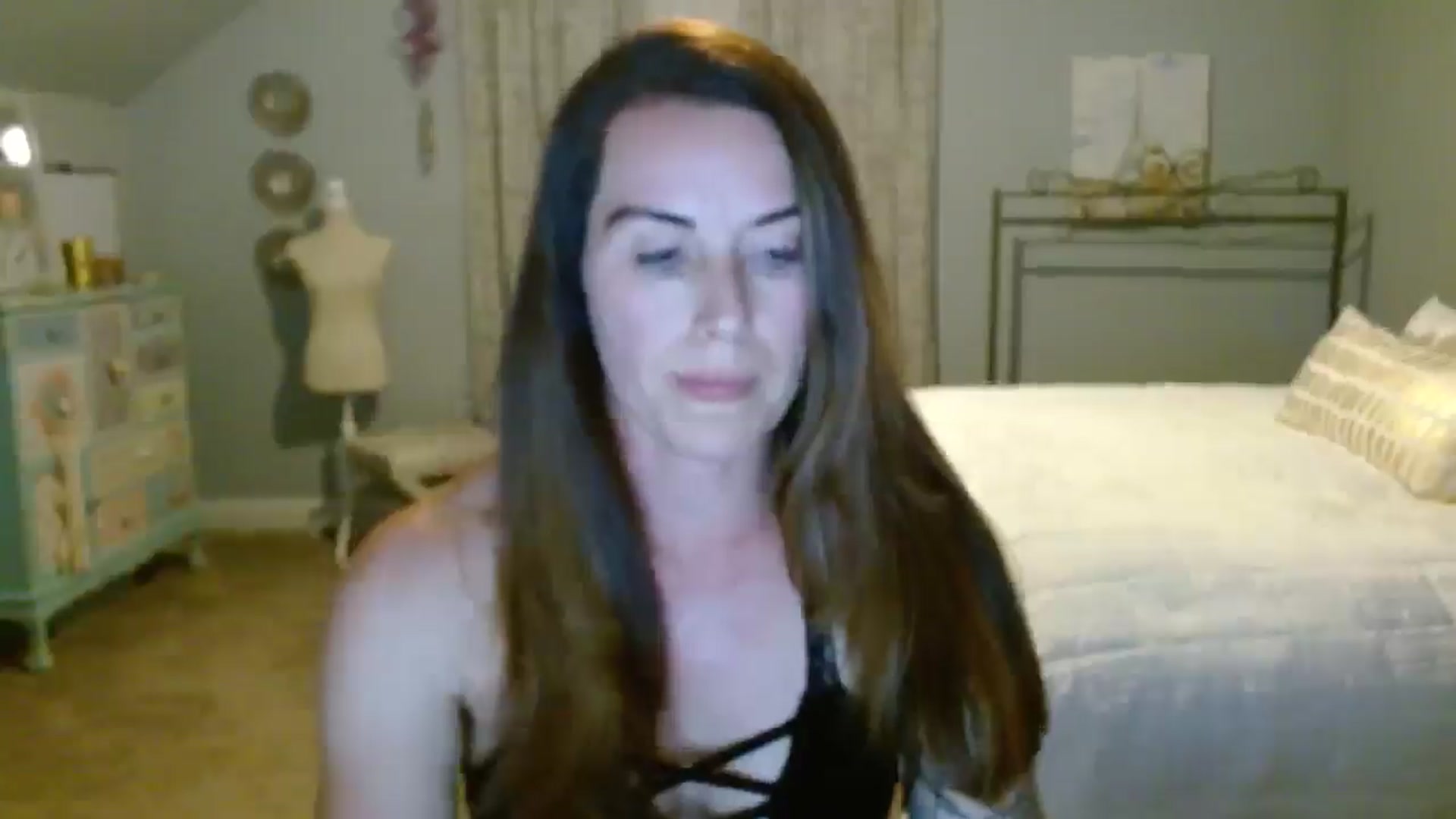 Gallery image thumbnail from ellakane699's myfreecams stream on, 03/26/2025, 02:17 image 11 of 20
