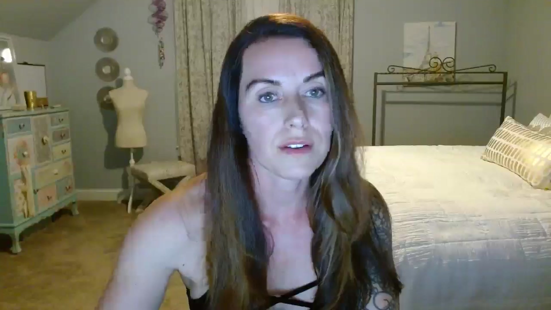 Gallery image thumbnail from ellakane699's myfreecams stream on, 03/26/2025, 02:17 image 10 of 20