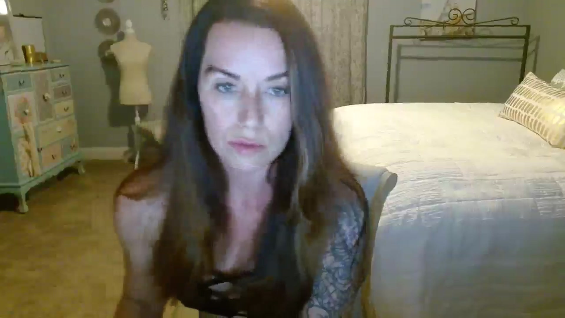 Gallery image thumbnail from ellakane699's myfreecams stream on, 03/26/2025, 02:17 image 2 of 20