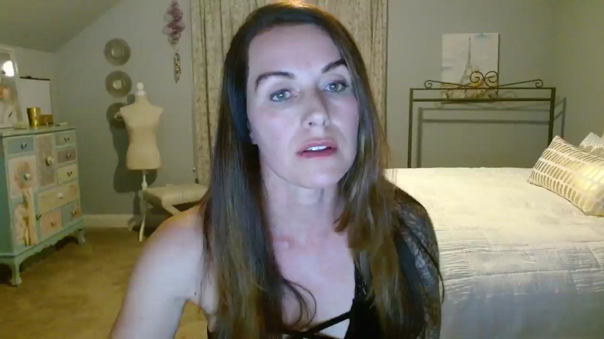 Gallery image thumbnail from ellakane699's myfreecams stream on, 03/26/2025, 02:17 image 19 of 20