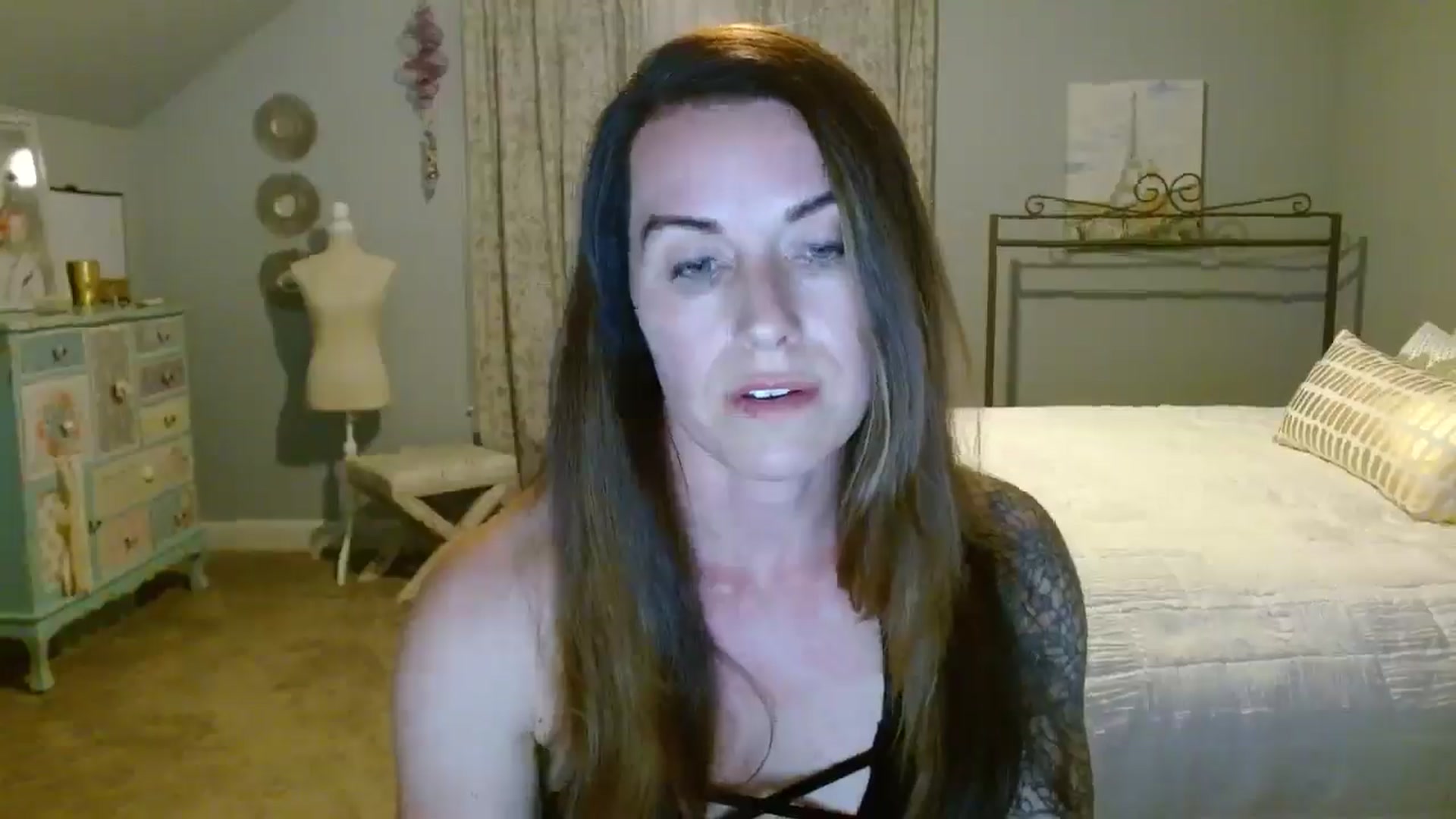 Gallery image thumbnail from ellakane699's myfreecams stream on, 03/26/2025, 02:17 image 14 of 20